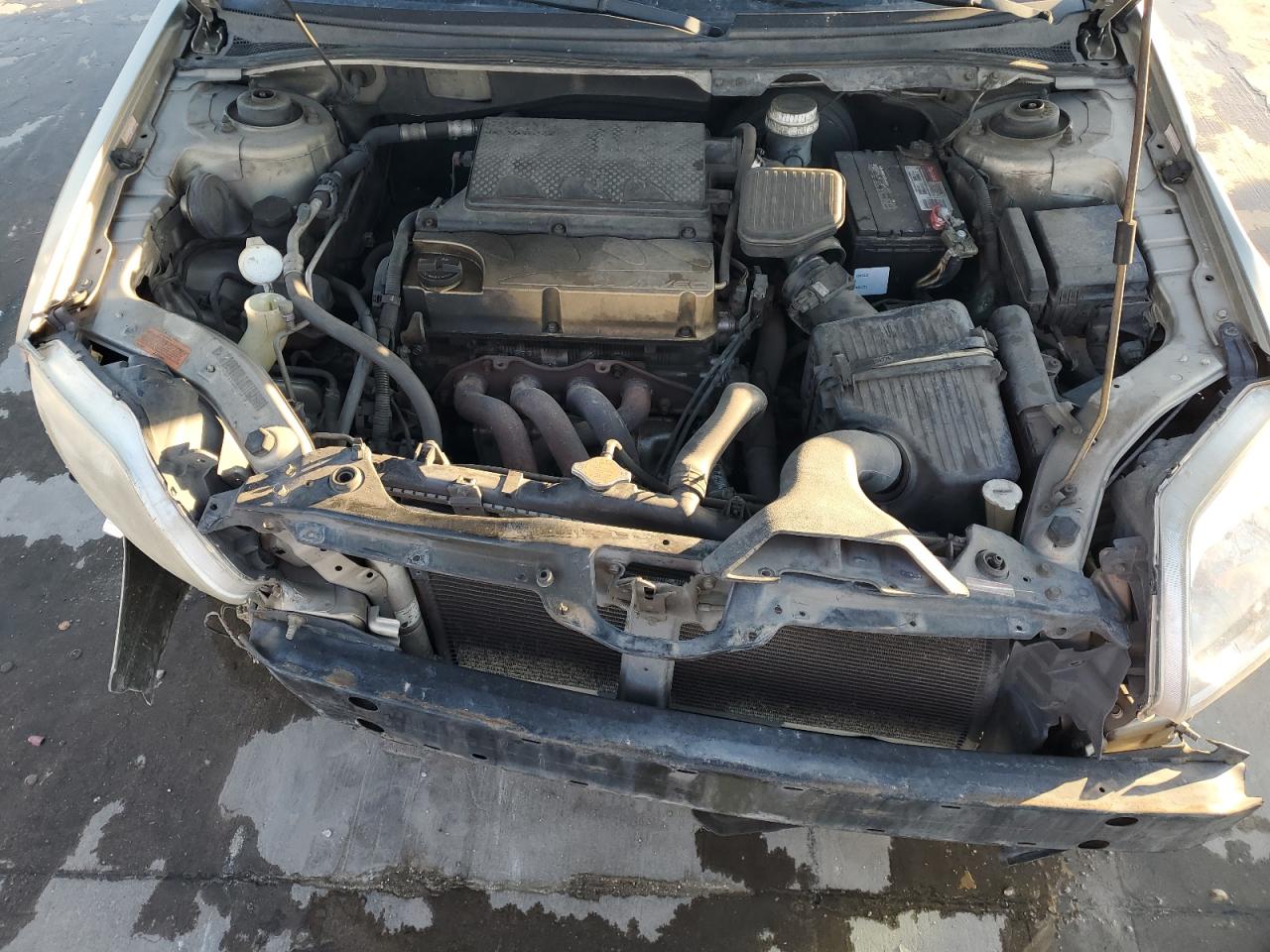 2004 Mitsubishi Galant - Image 11