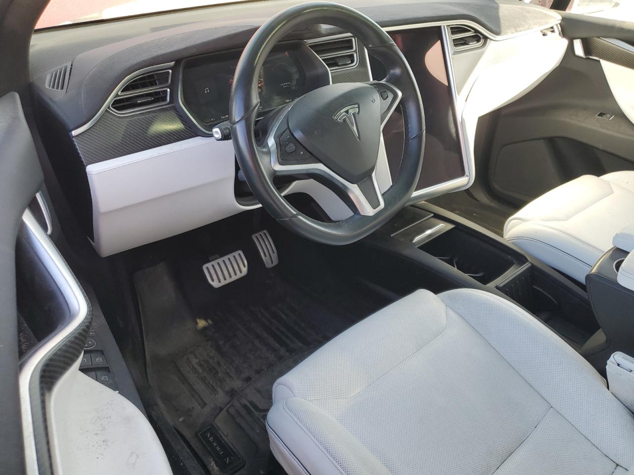 5YJXCAE41GFS02722 2016 Tesla Model X