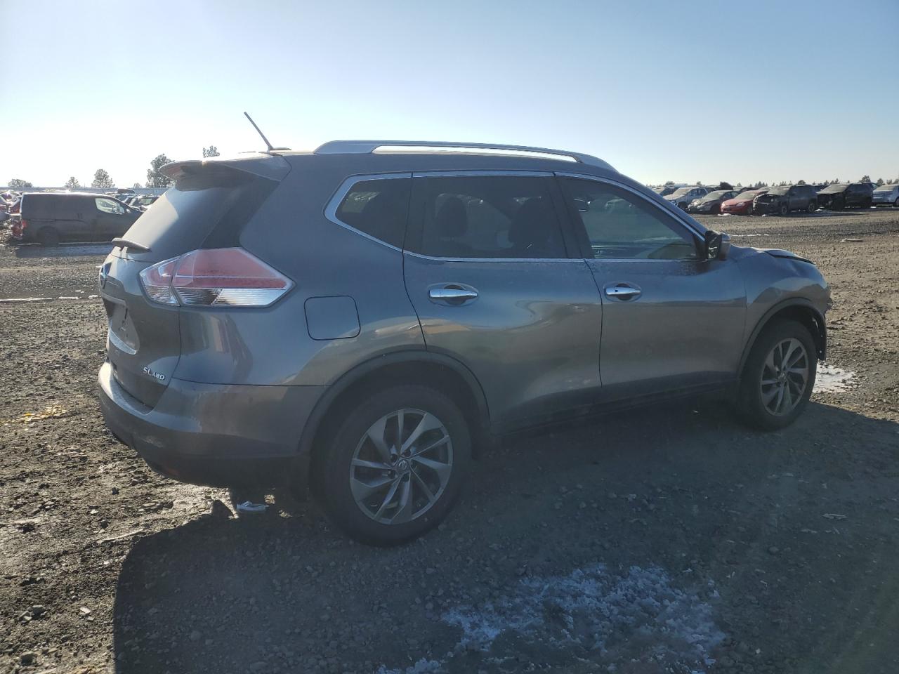 2016 Nissan Rogue - Image 3