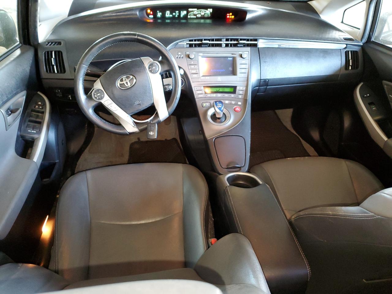 2014 Toyota Prius - Image 8