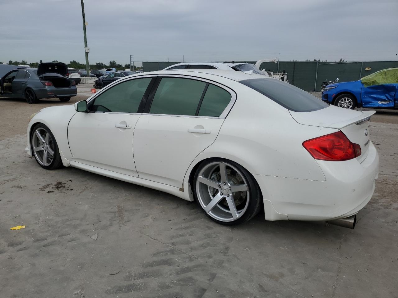 2012 Infiniti G - Image 2