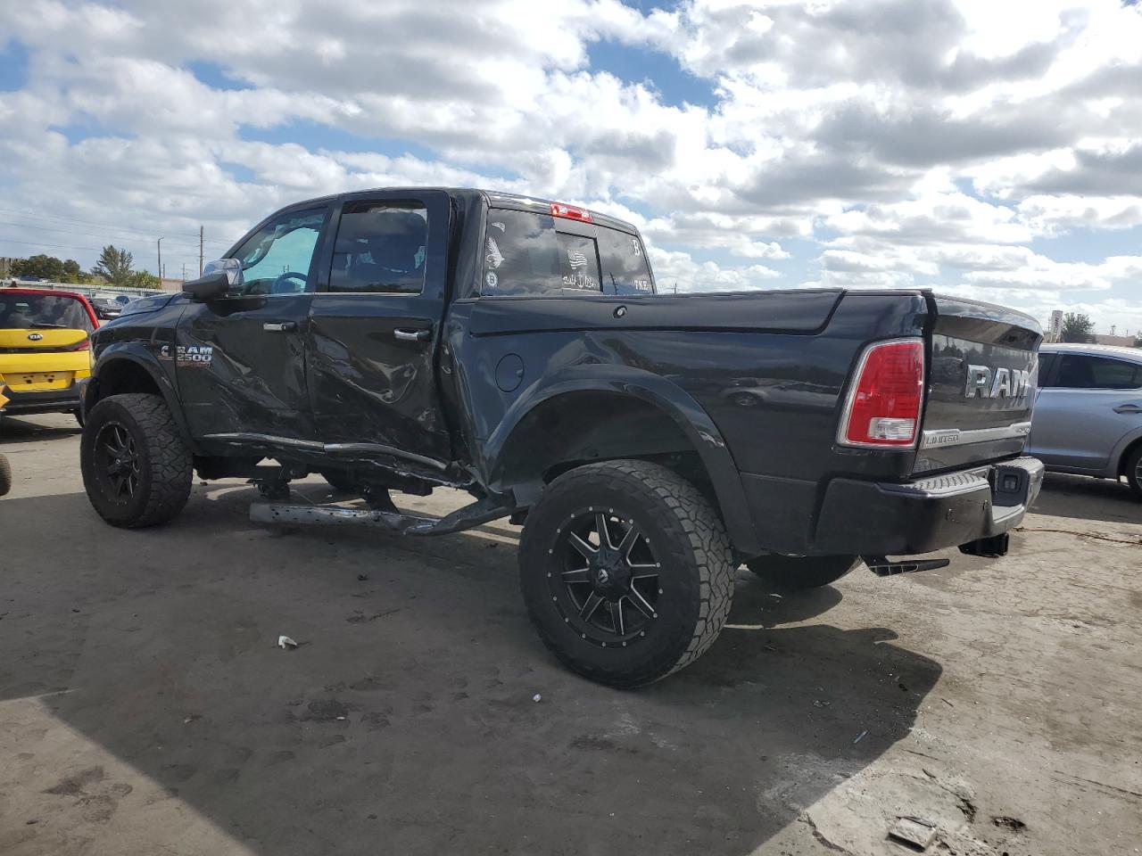 VIN 3C6UR5GL3JG213372 2018 RAM 2500 no.2