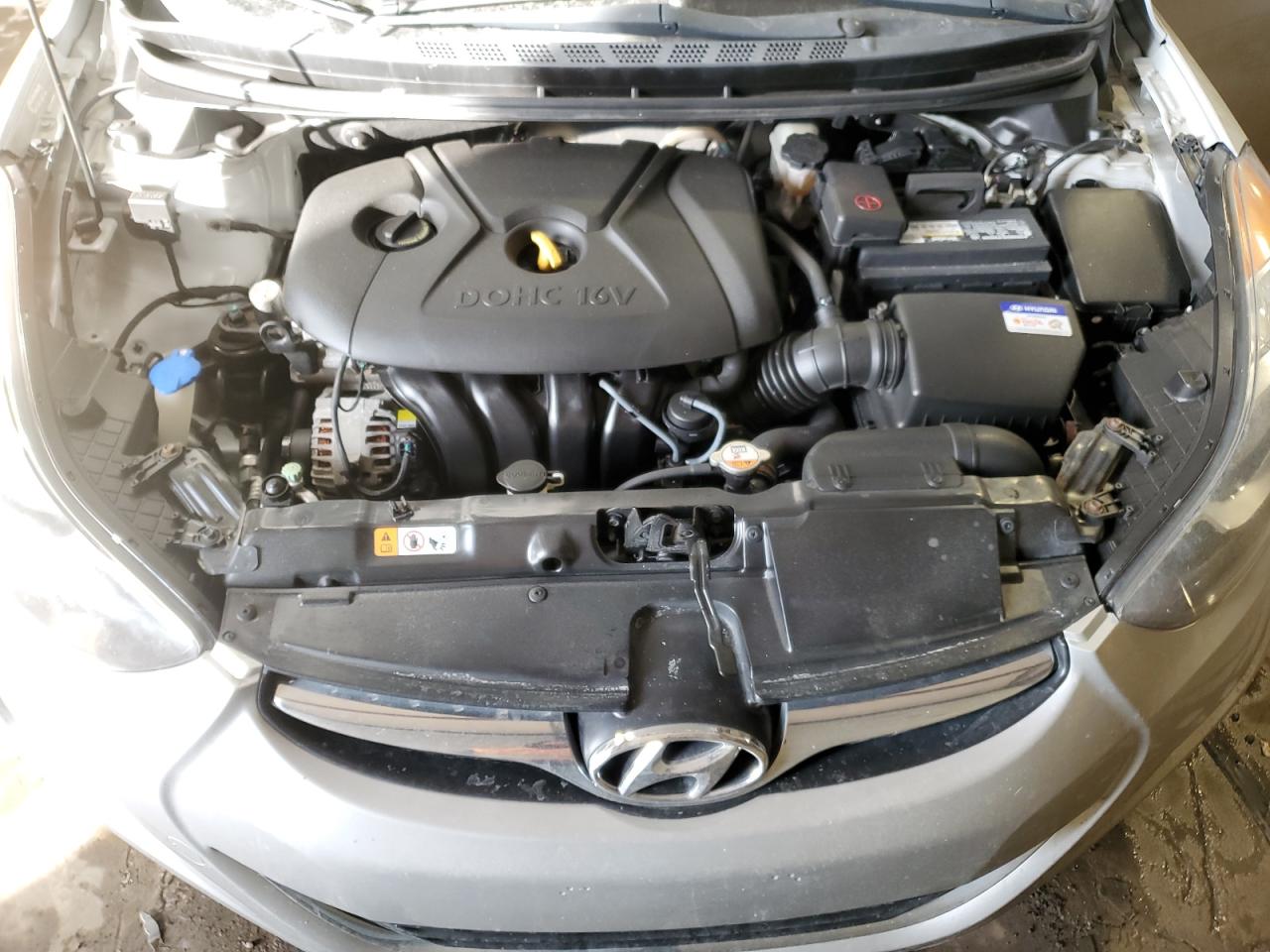 2012 Hyundai Elantra - Image 11