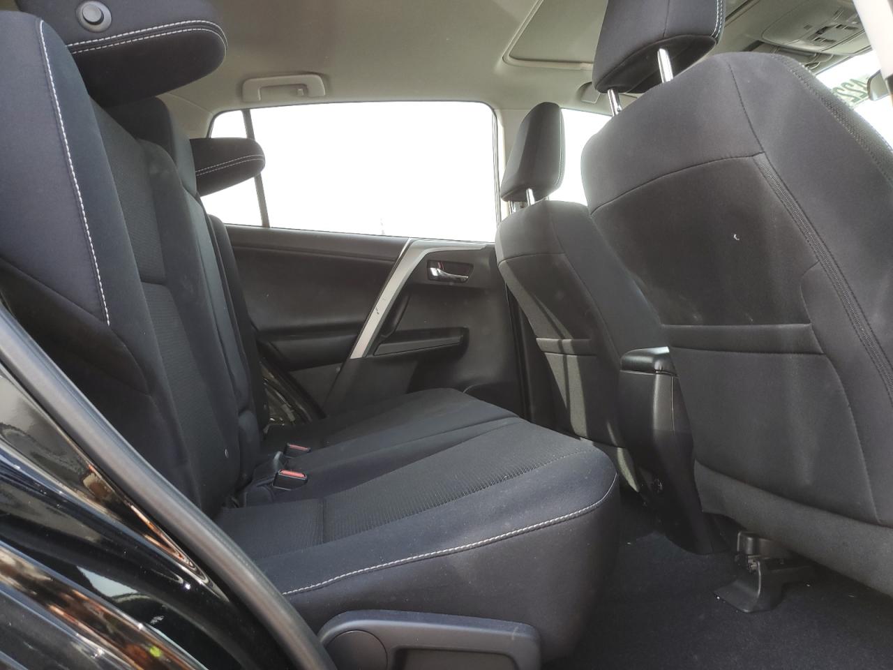 2017 Toyota RAV 4 - Image 11