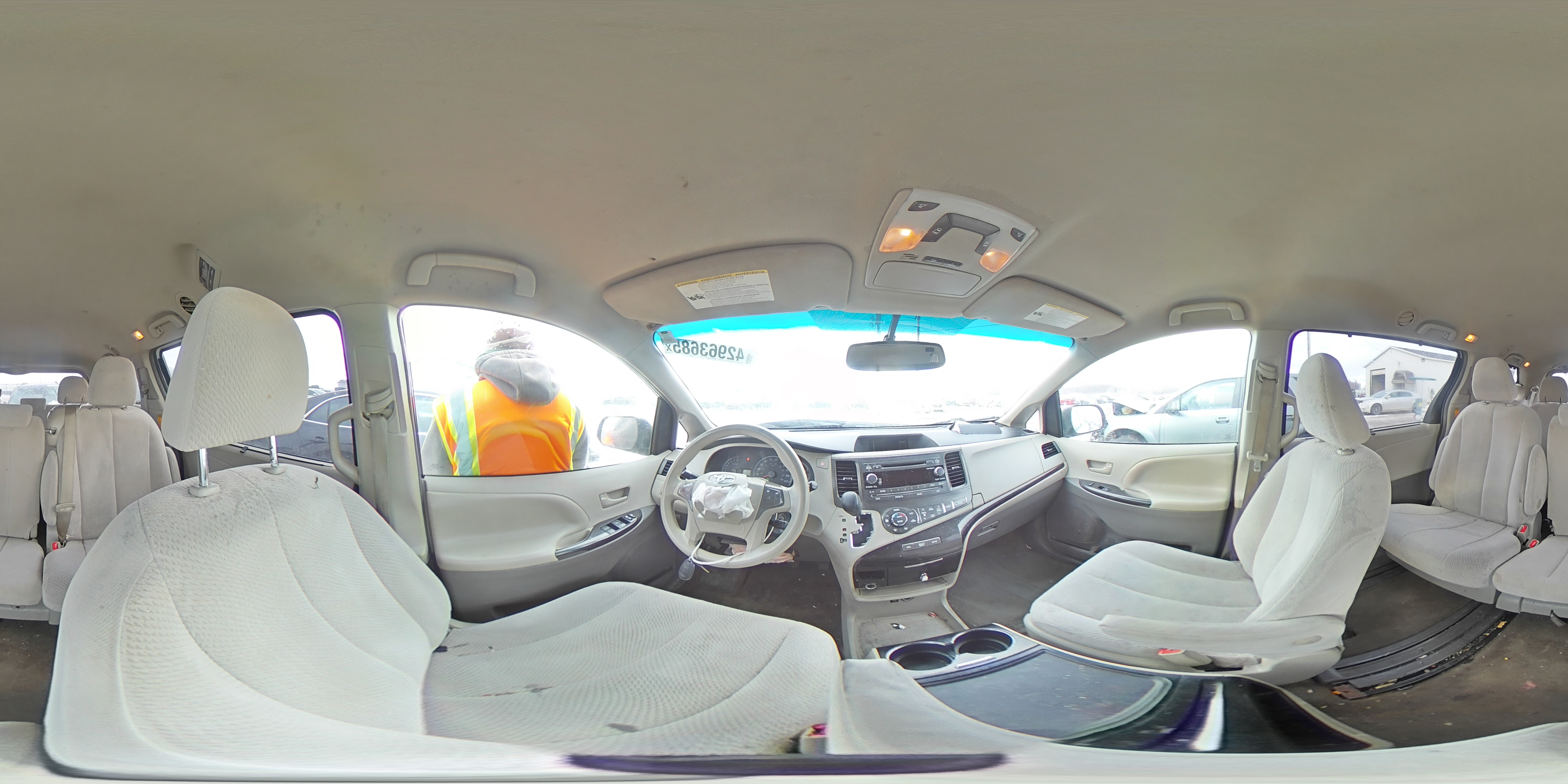 2014 Toyota Sienna - Image 14