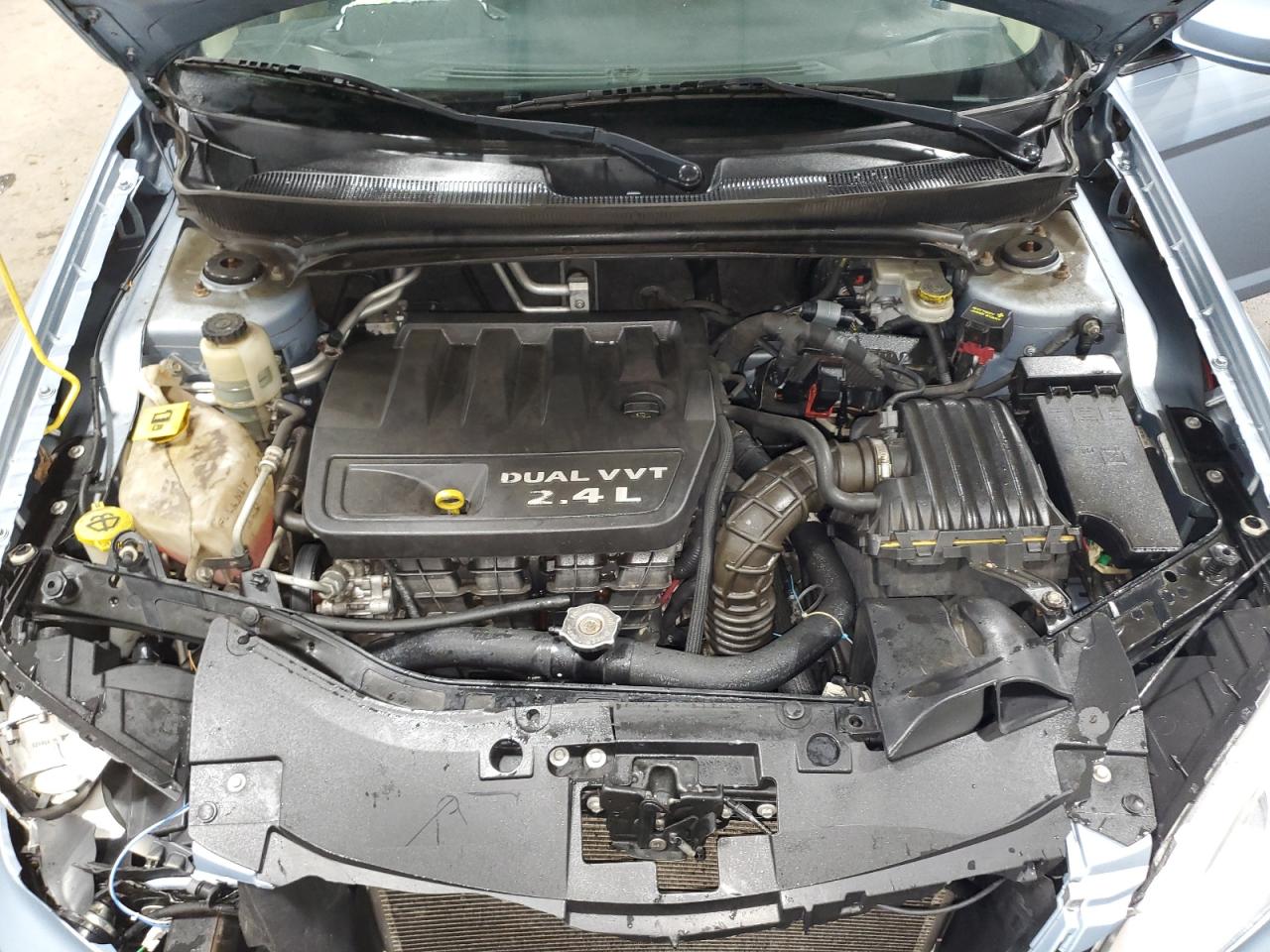 2014 Chrysler 200 - Image 12