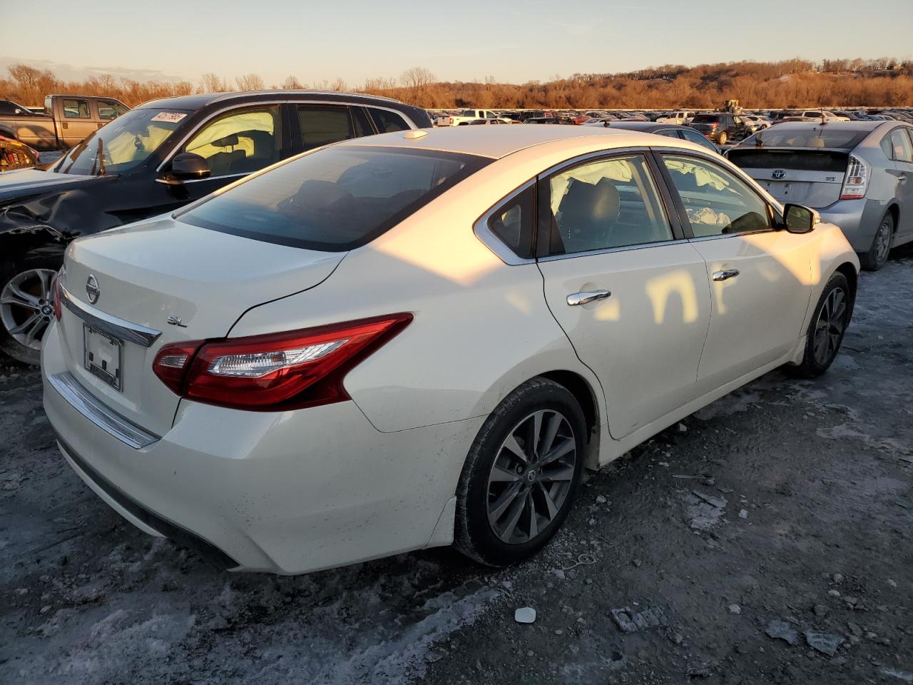 2016 Nissan Altima - Image 3