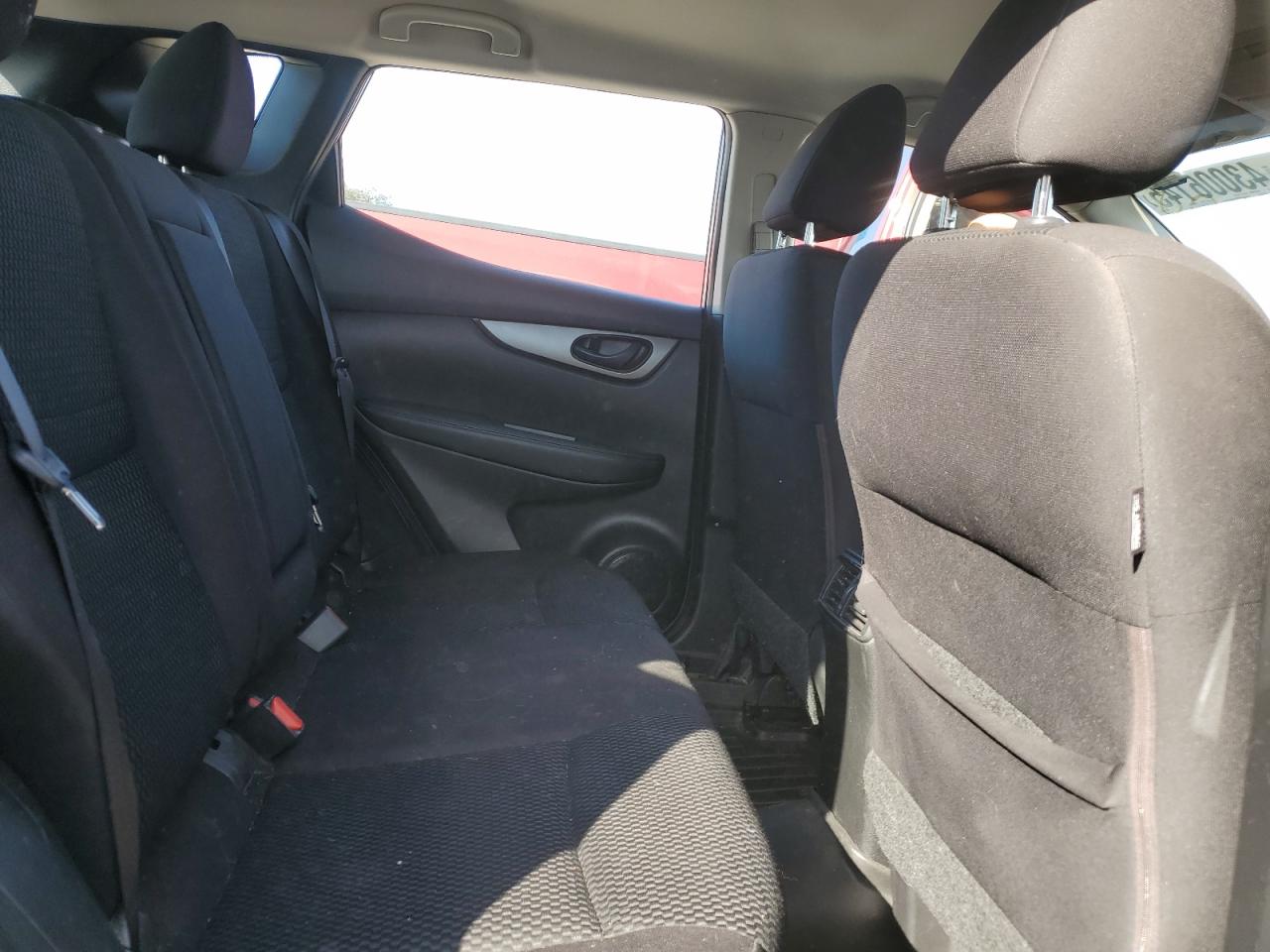 2018 Nissan Rogue - Image 11