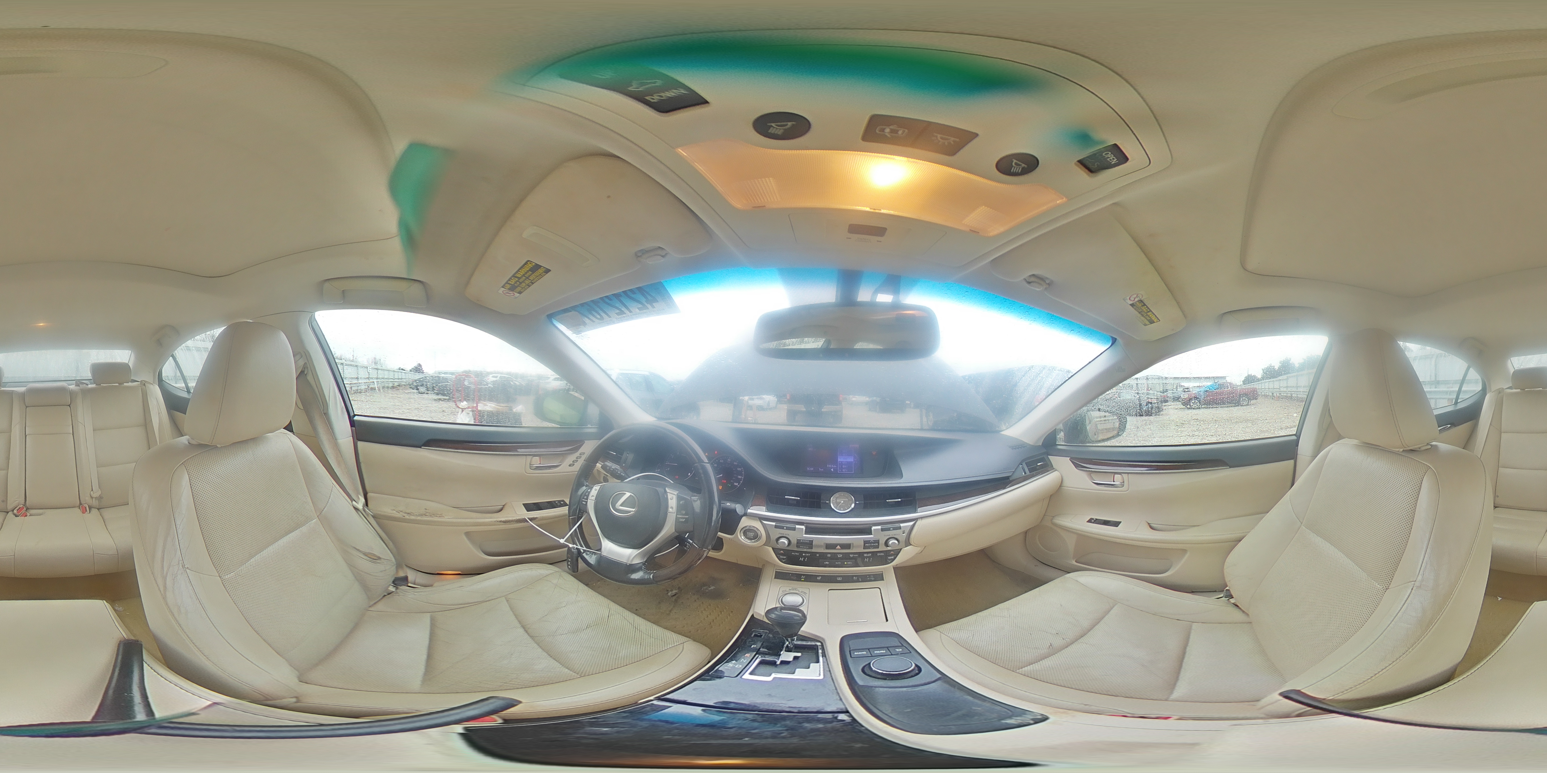 2013 Lexus ES - Image 13
