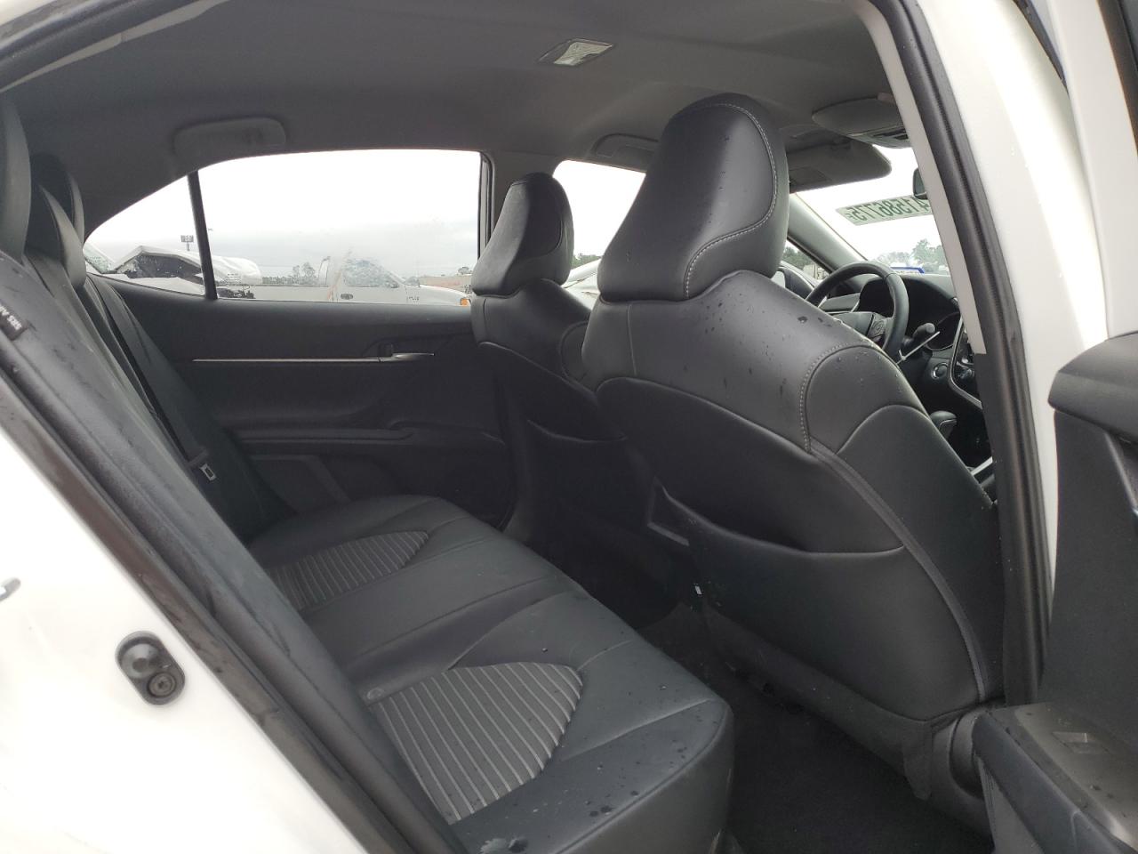 2022 Toyota Camry - Image 10
