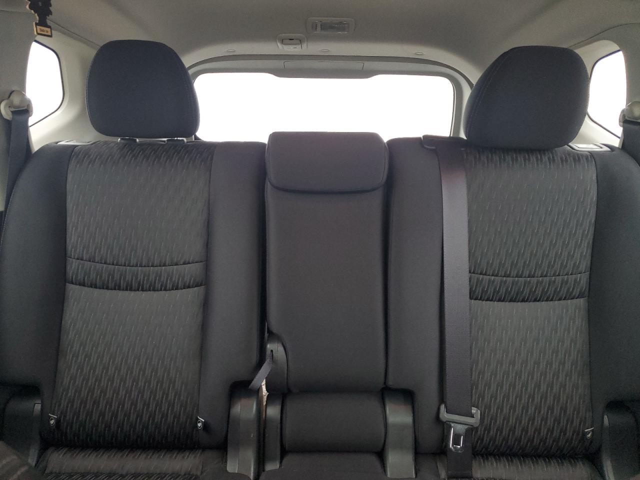 2017 Nissan Rogue - Image 10