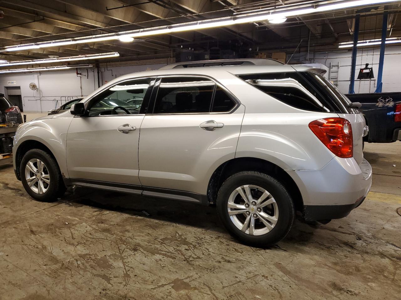 2011 Chevrolet Equinox - Image 2