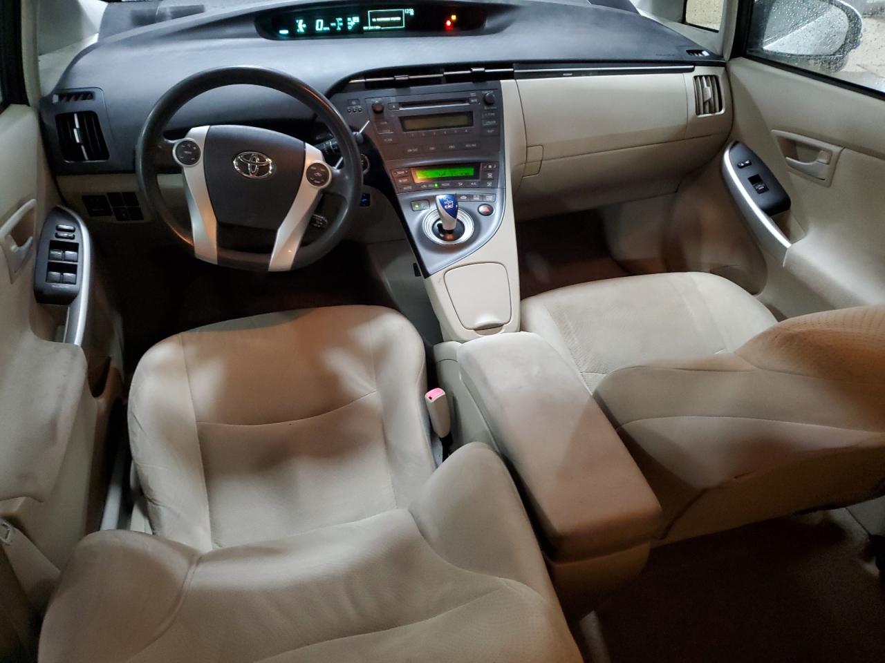 2010 Toyota Prius - Image 8