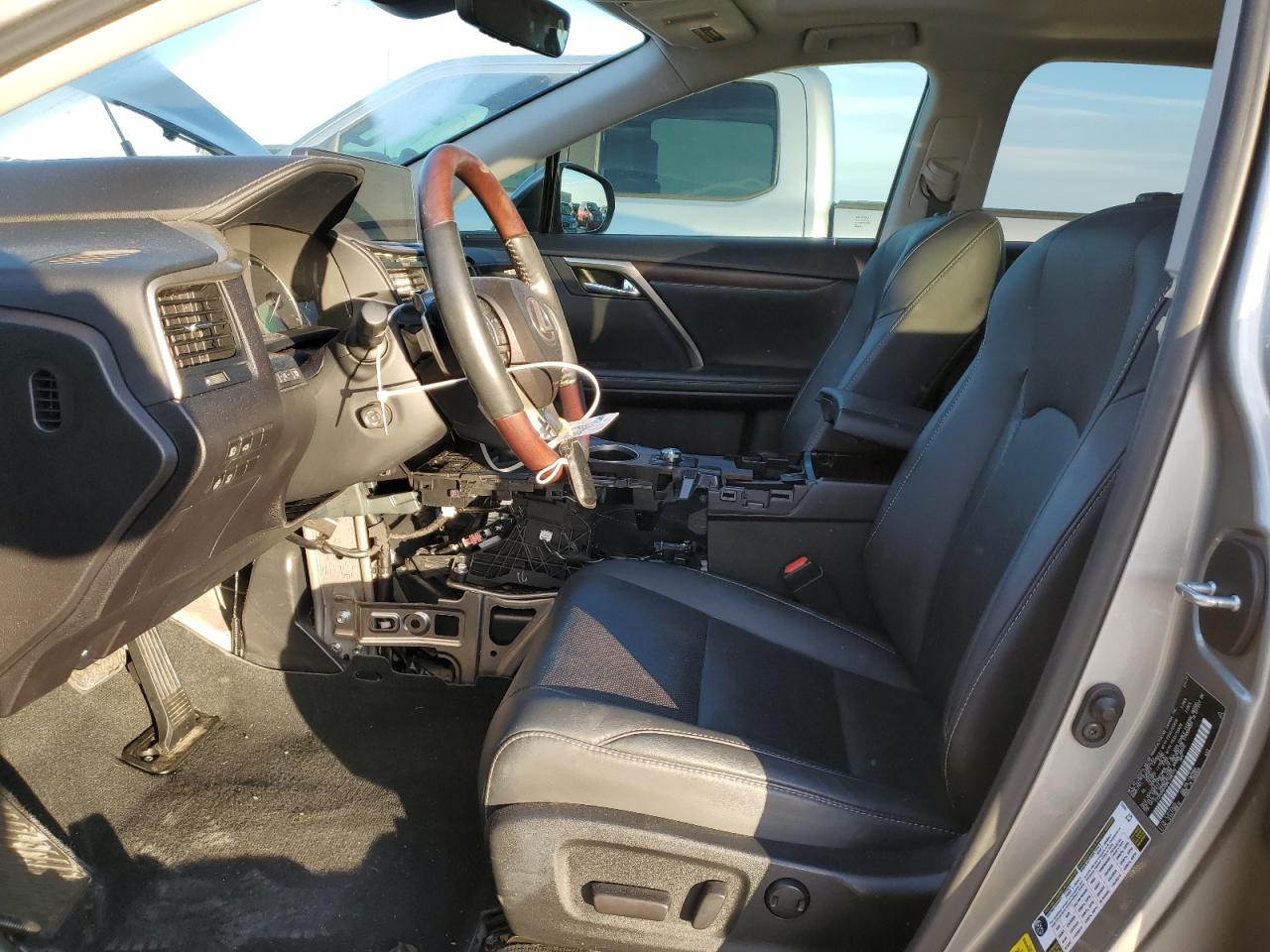 2021 Lexus RX - Image 7