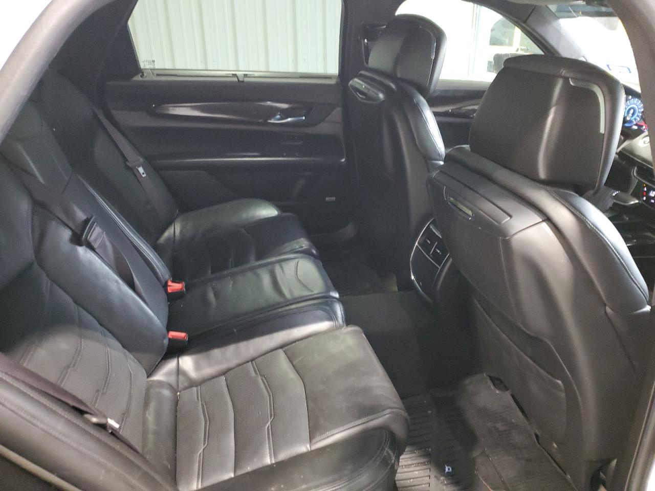 2016 Cadillac CT6 - Image 10