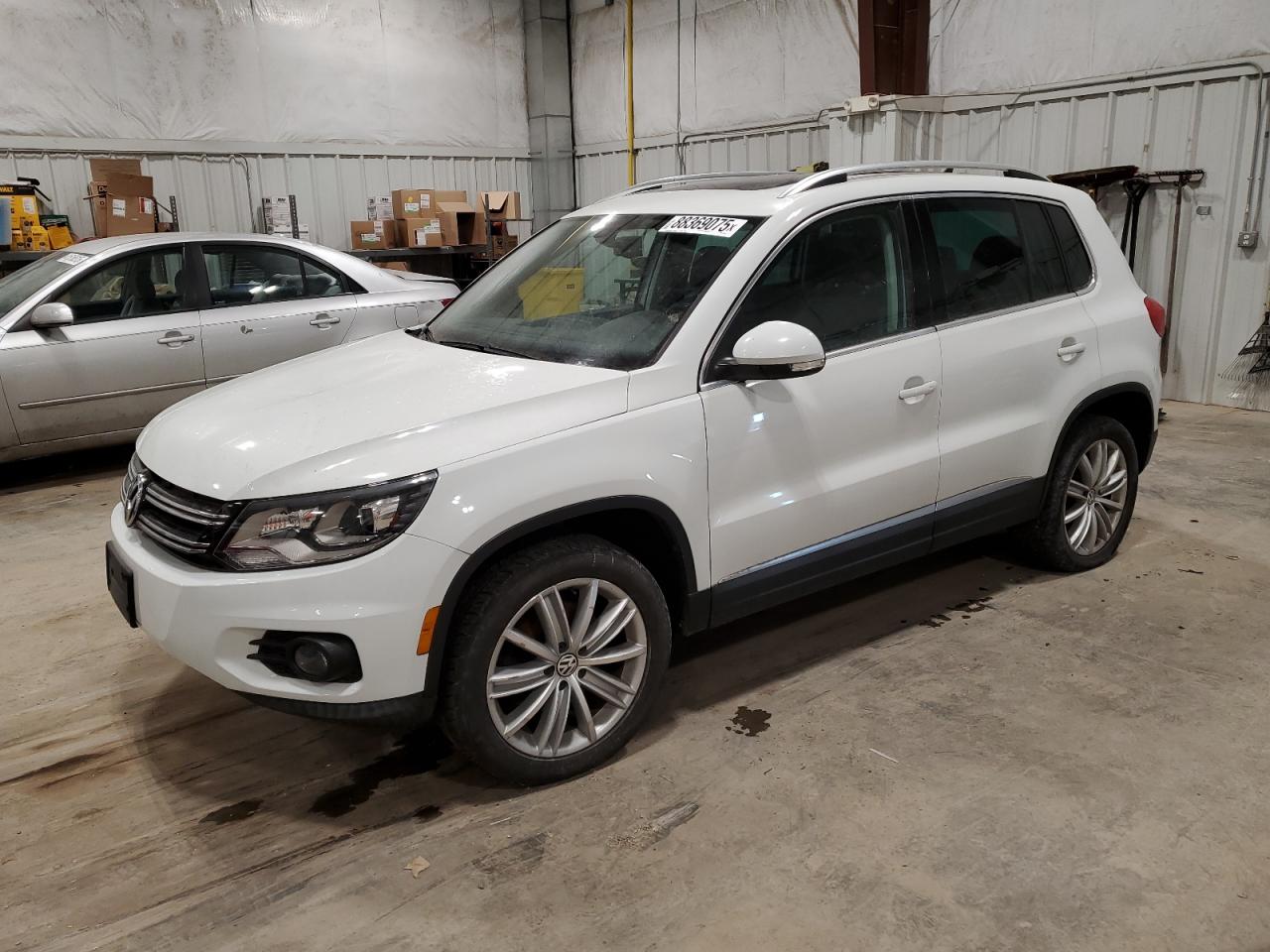 VIN WVGBV7AX6GW516929 2016 VOLKSWAGEN TIGUAN no.1