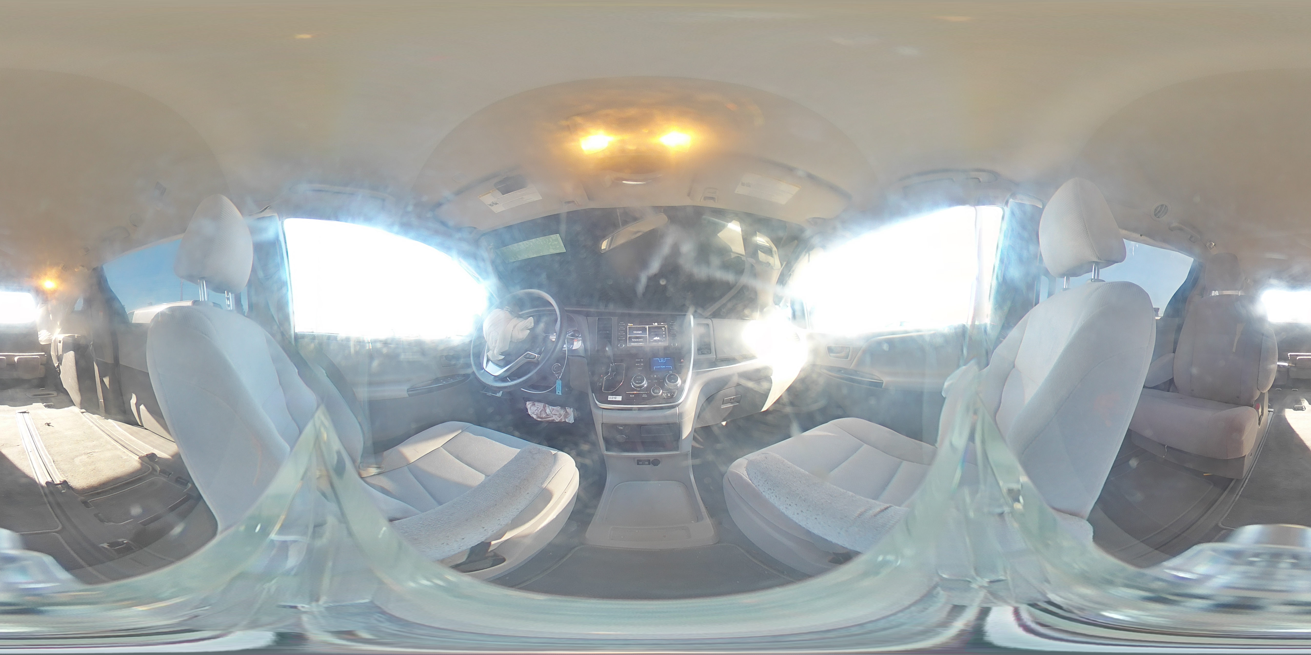 2020 Toyota Sienna - Image 13