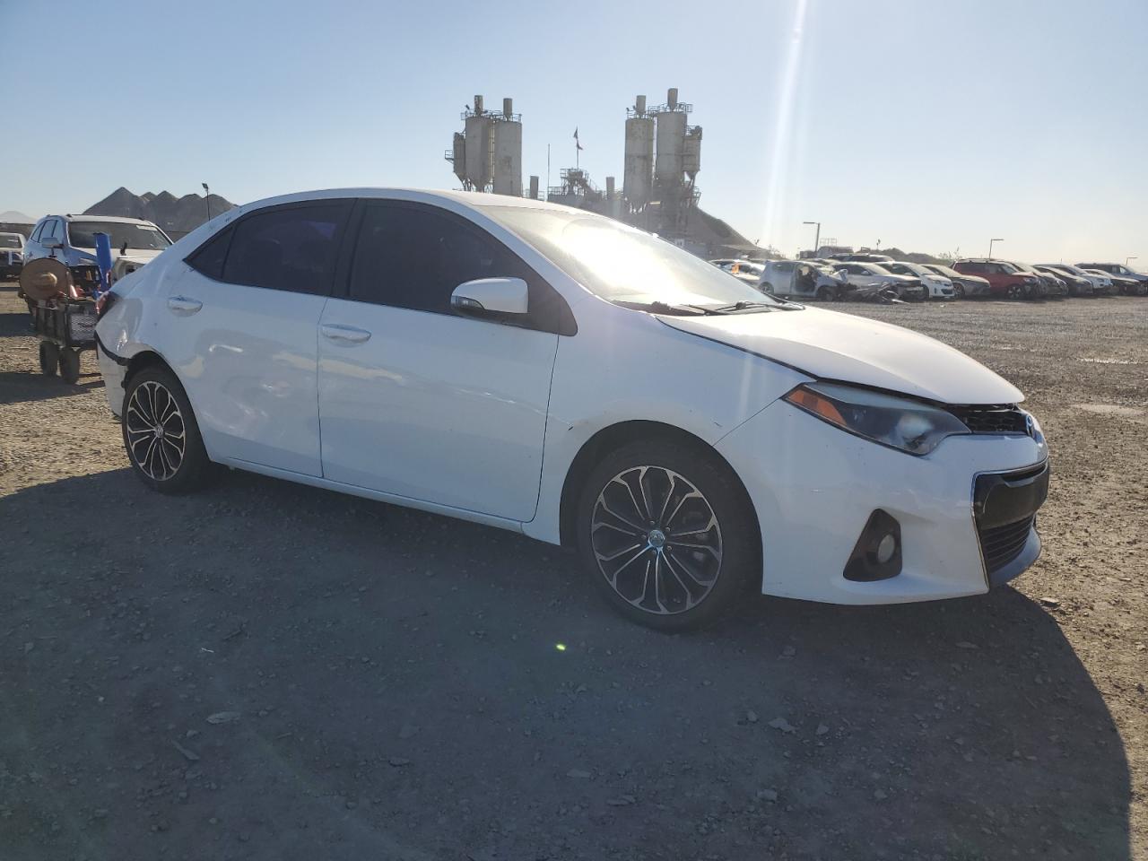 VIN 5YFBURHE7FP213530 2015 TOYOTA COROLLA no.4