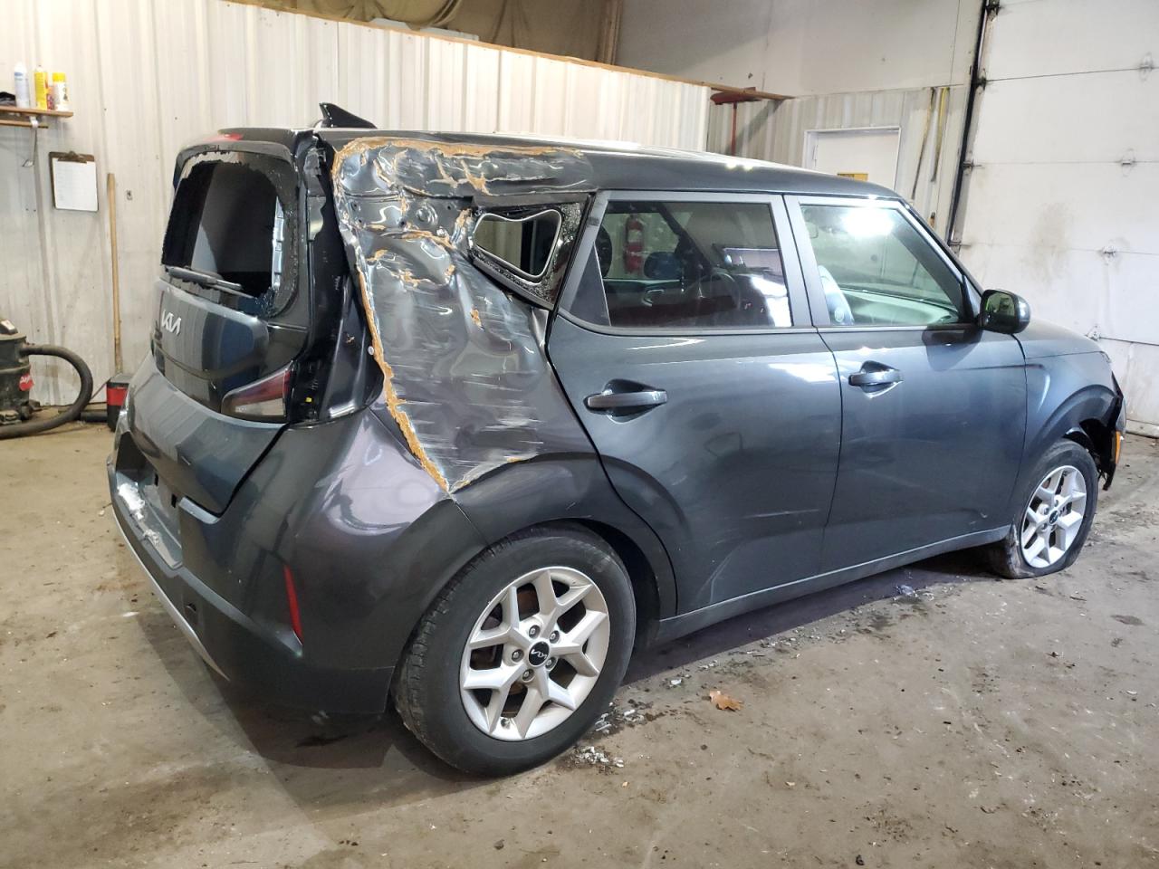 2023 Kia Soul - Image 3