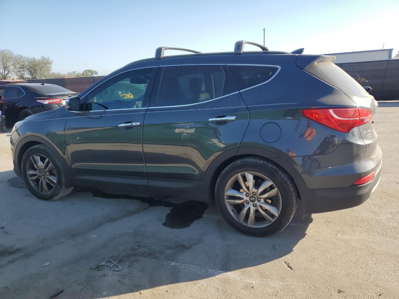 2016 Hyundai Santa Fe - Image 2