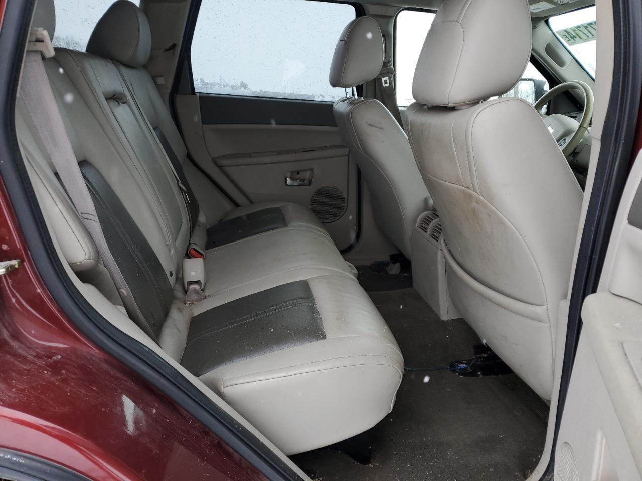 2007 Jeep Grand Cherokee - Image 11
