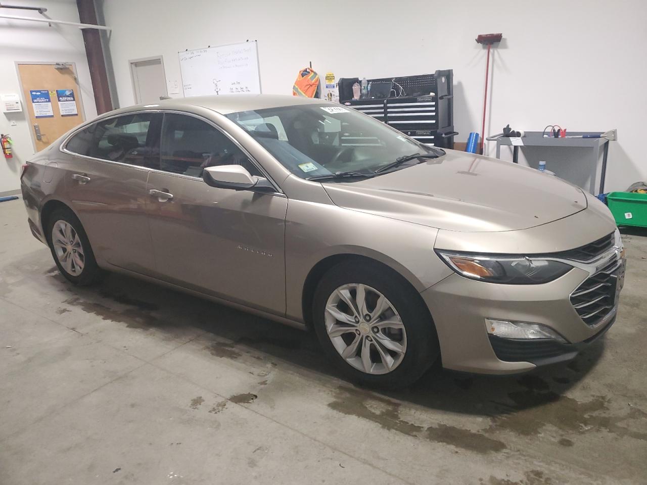 2022 Chevrolet Malibu - Image 4
