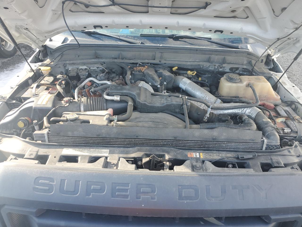 2016 Ford F550 - Image 12