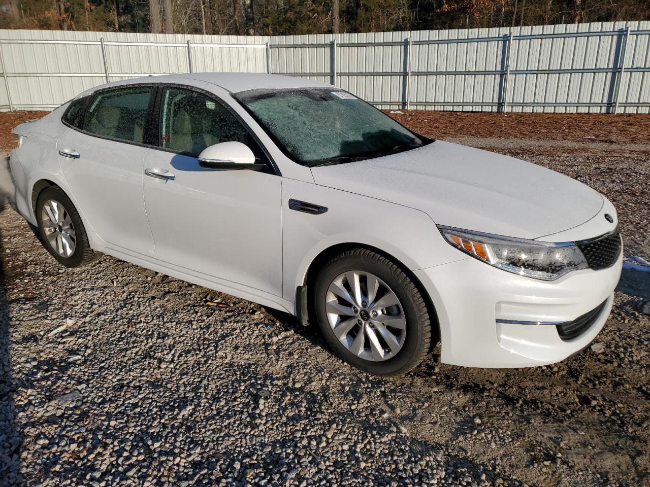 2016 Kia Optima - Image 4