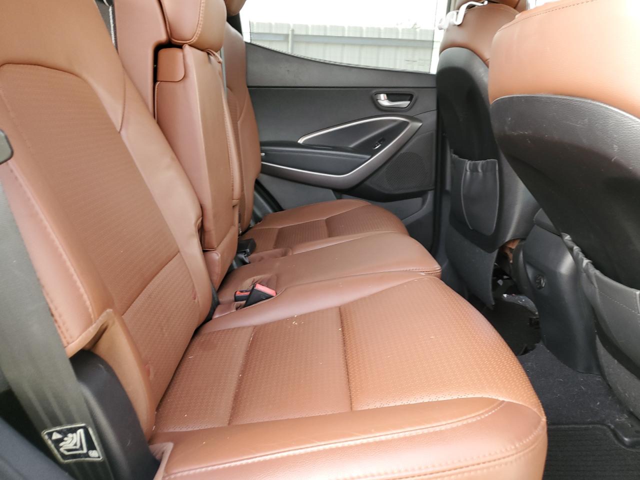 2015 Hyundai Santa Fe - Image 11