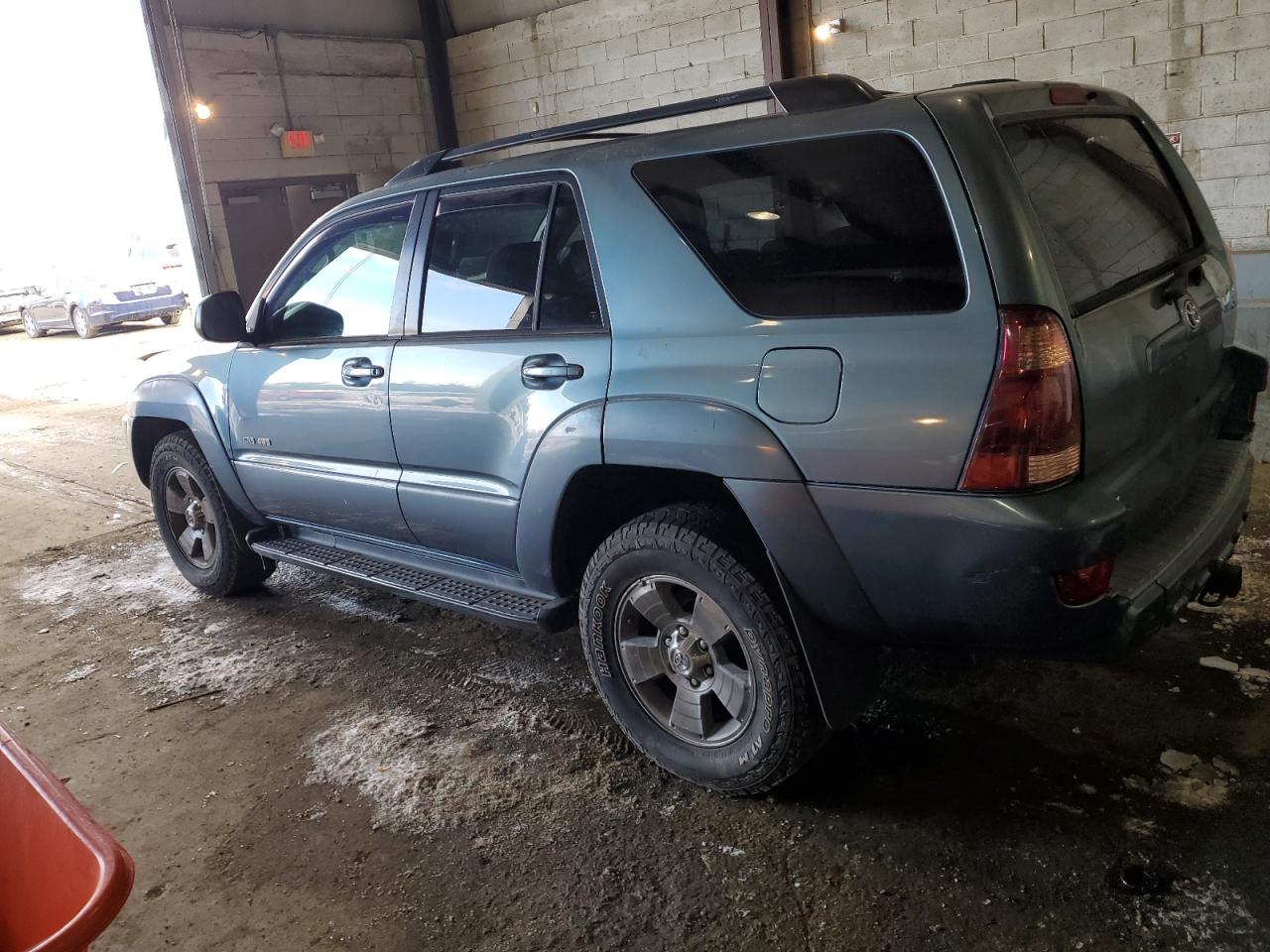 2005 Toyota 4Runner - Image 2