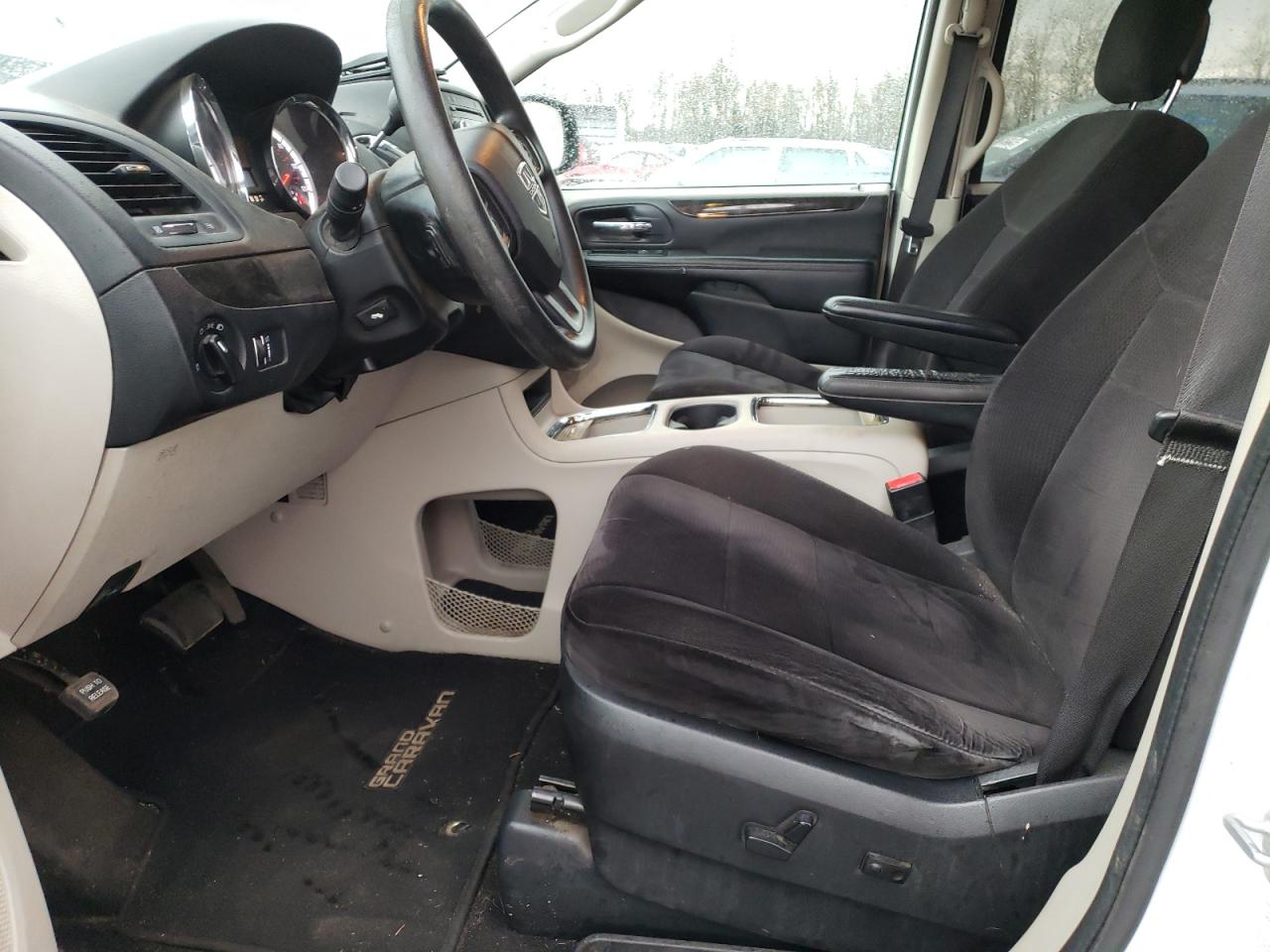 2014 Dodge Caravan - Image 7