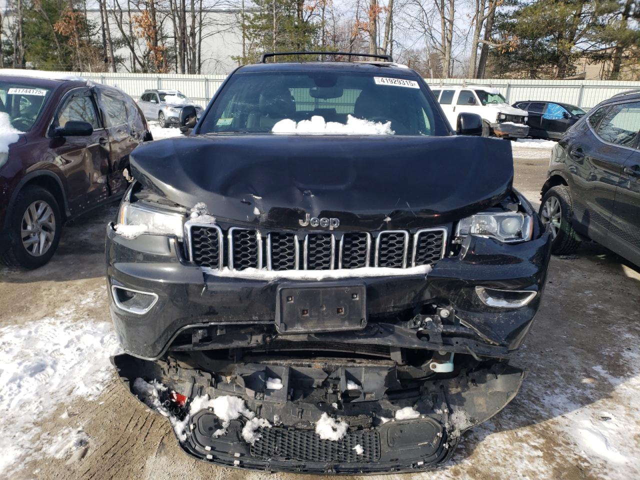 2017 Jeep Grand Cherokee - Image 5