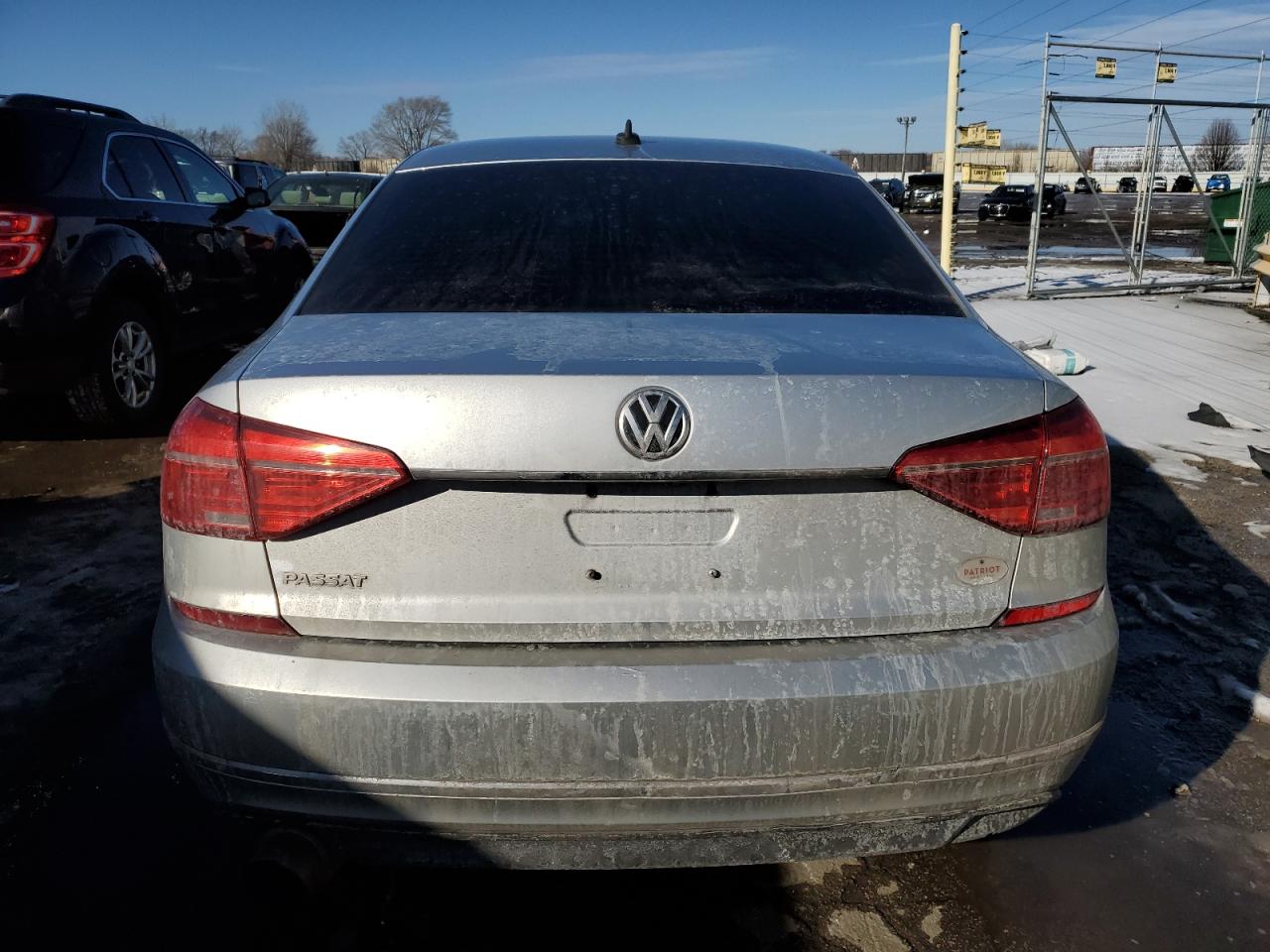 2017 Volkswagen Passat - Image 6