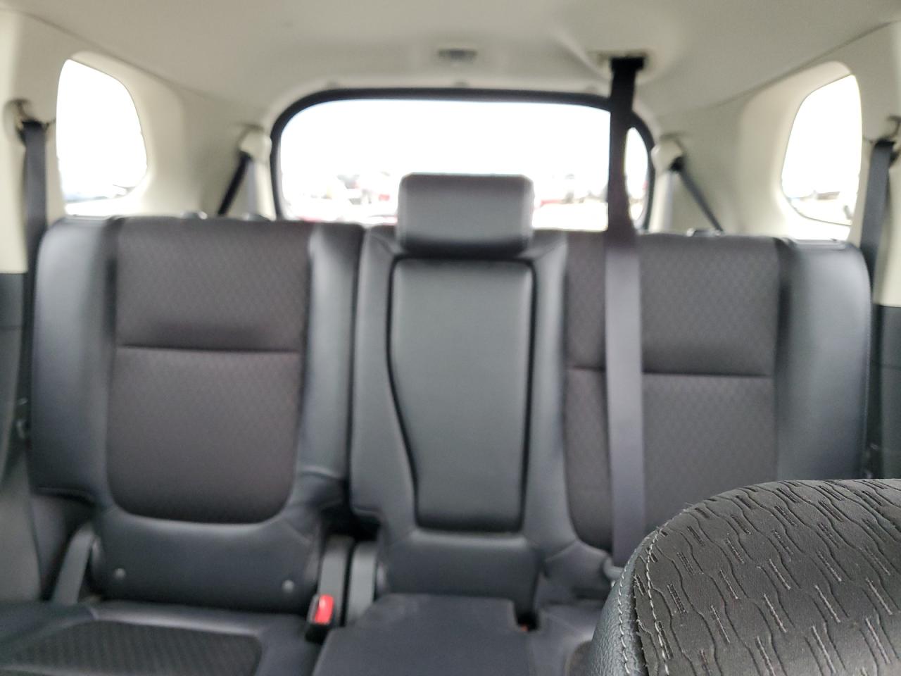 2015 Mitsubishi Outlander - Image 10