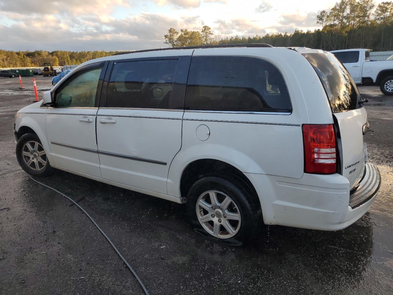 2010 Chrysler Town & Country - Image 2