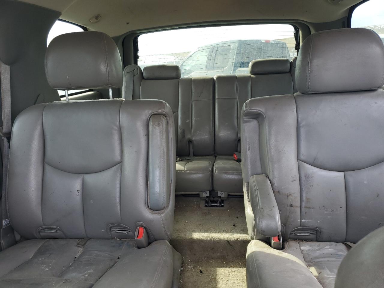 2005 GMC Yukon - Image 10