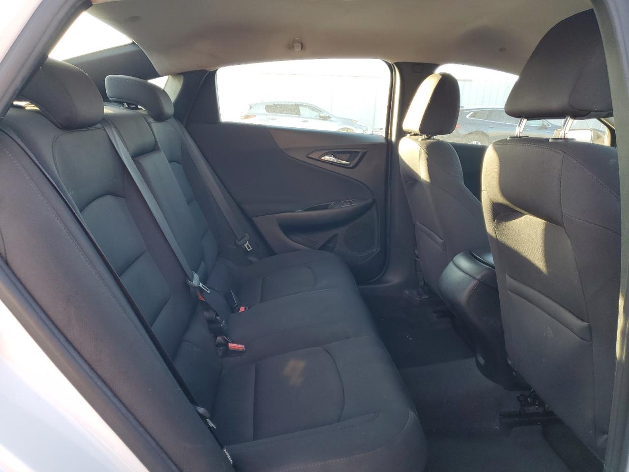 2017 Chevrolet Malibu - Image 10