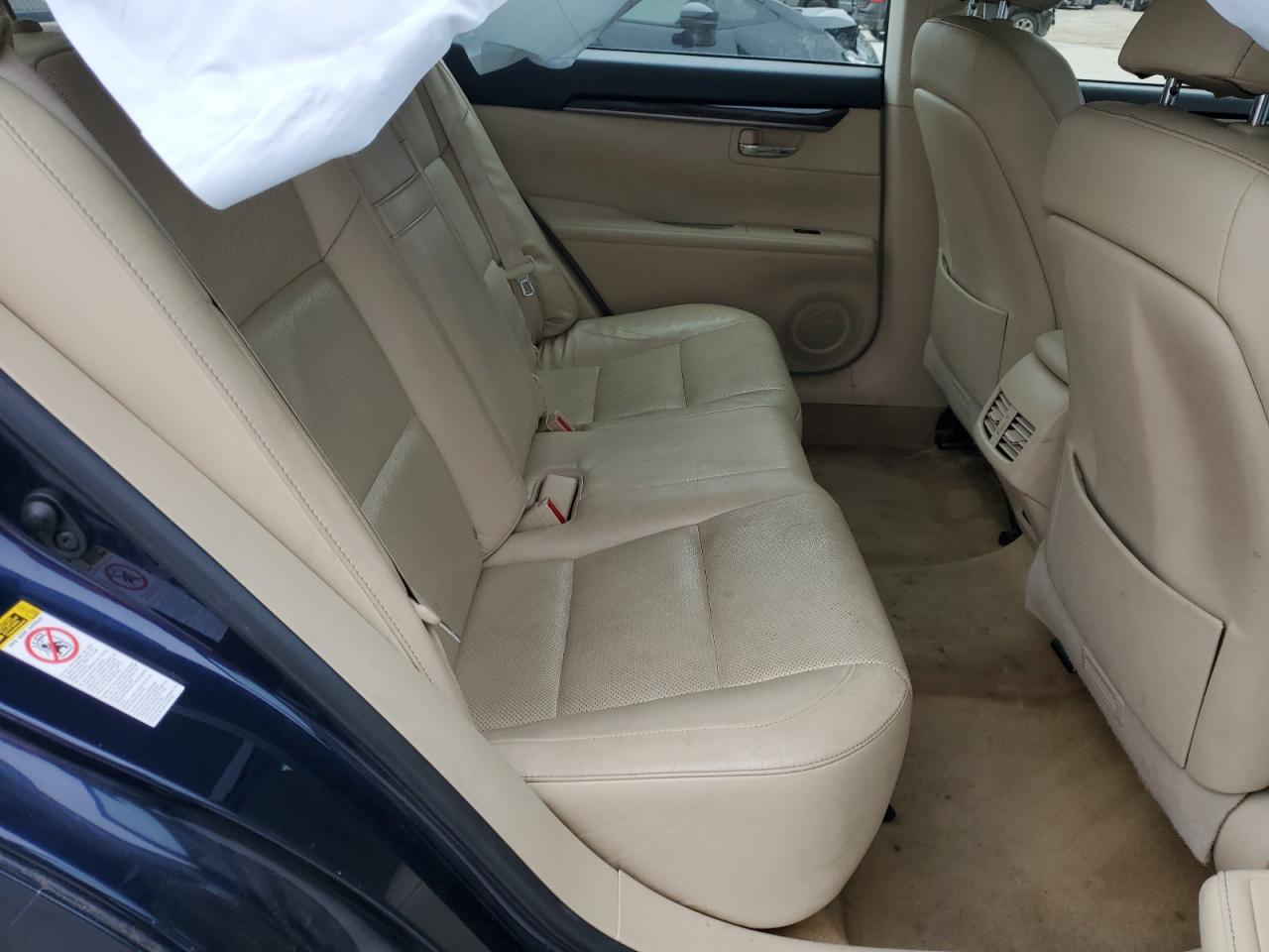 2013 Lexus ES - Image 11