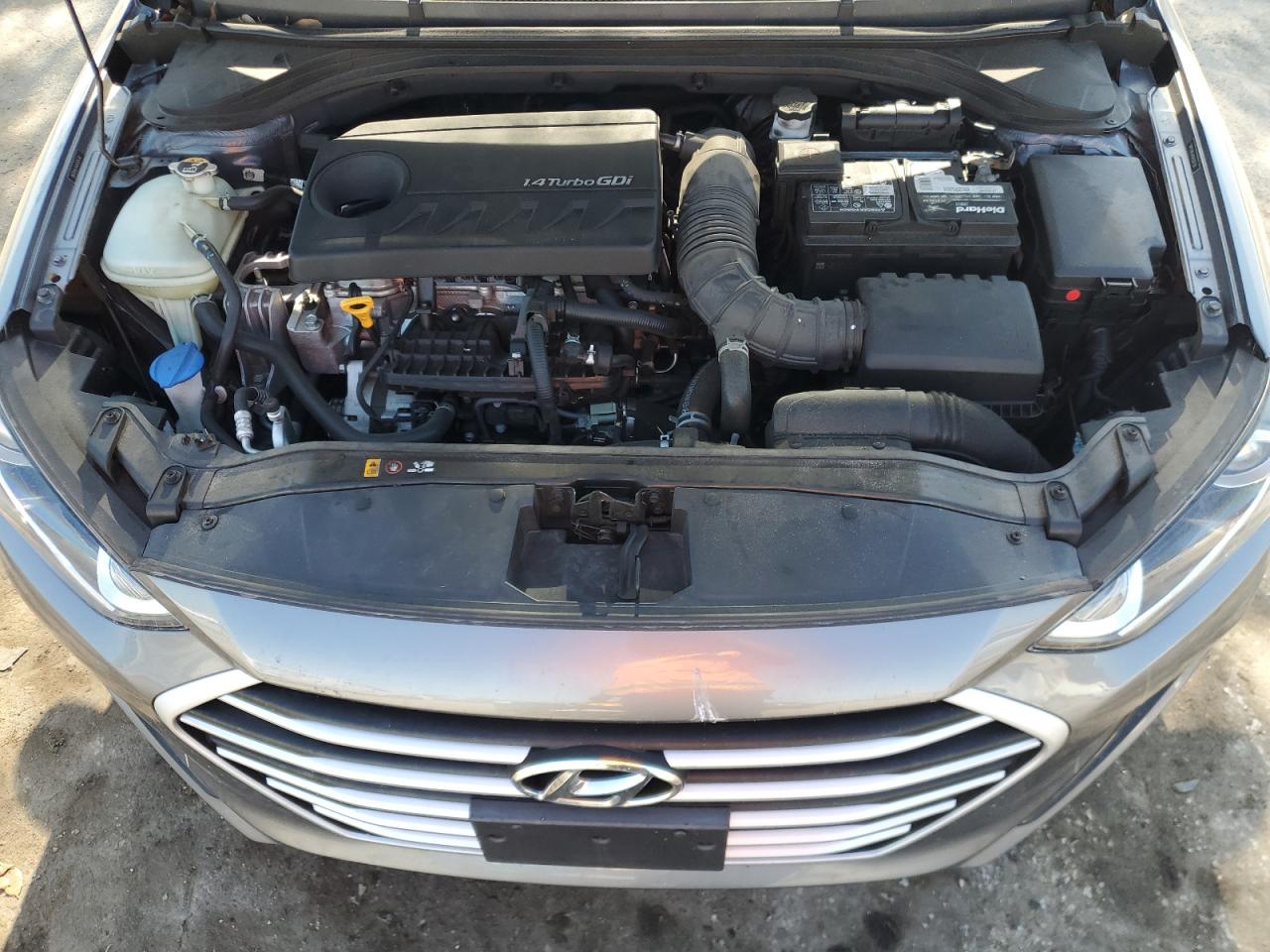 2018 Hyundai Elantra - Image 12