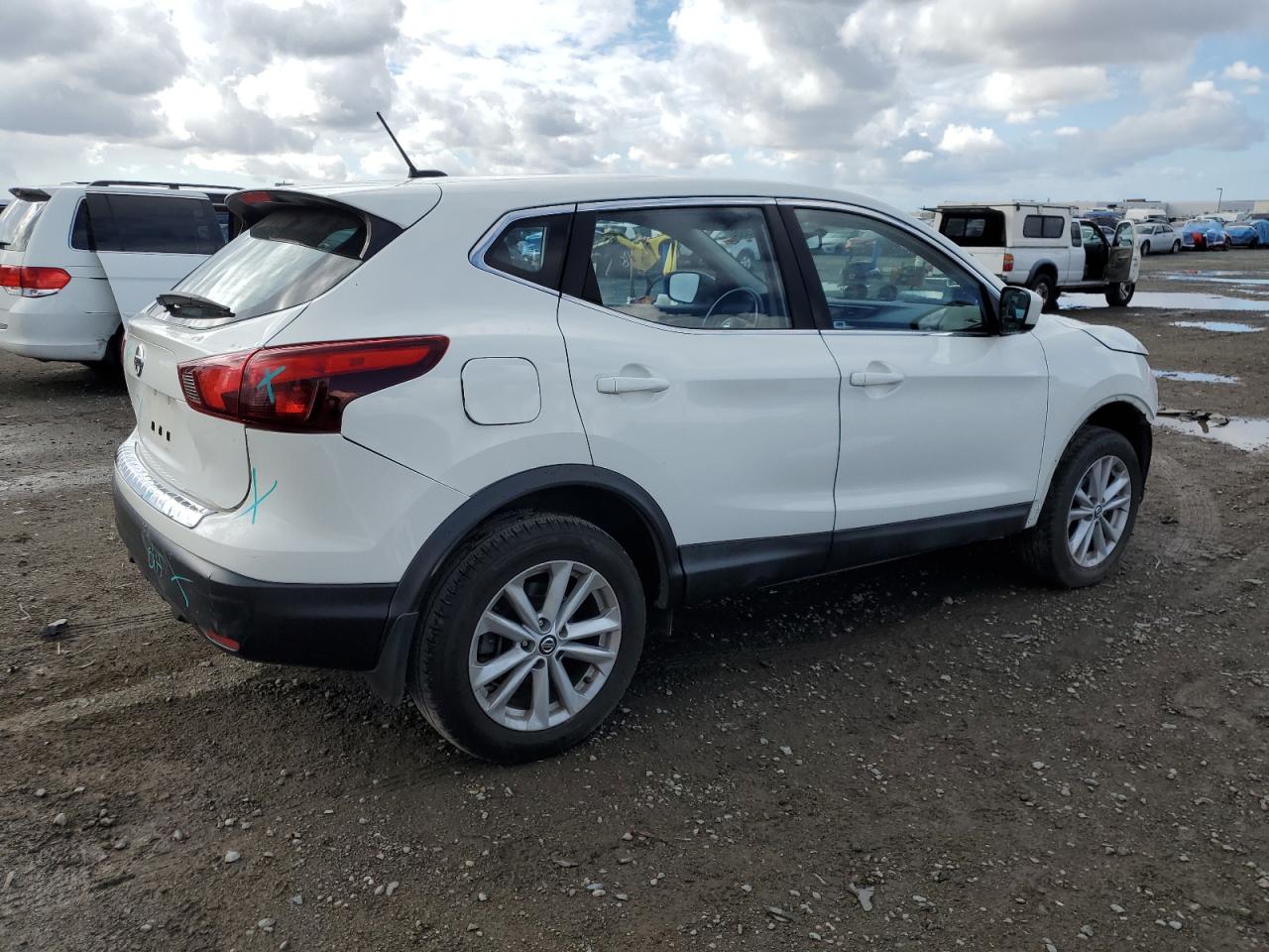 2019 Nissan Rogue - Image 3