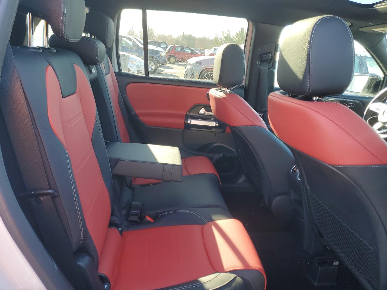 2021 Mercedes-Benz GLB - Image 11