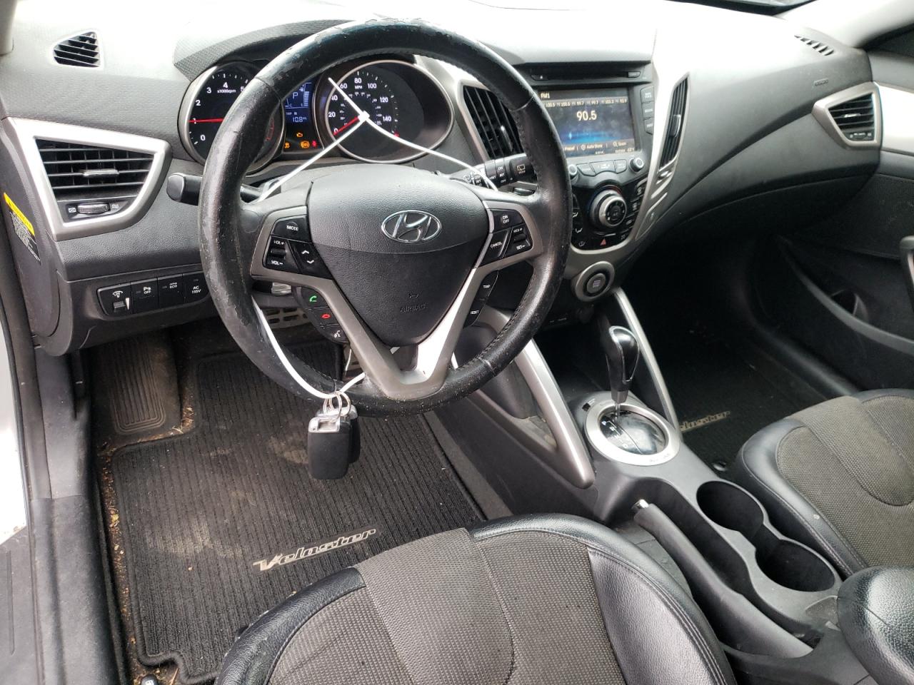 2012 Hyundai Veloster - Image 8