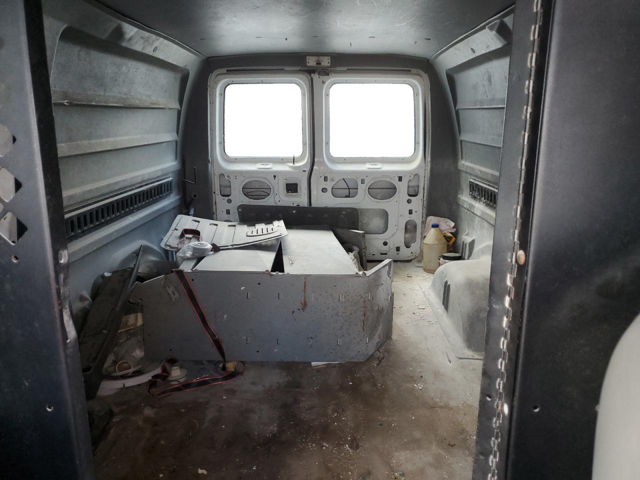 2013 Ford Econoline - Image 10