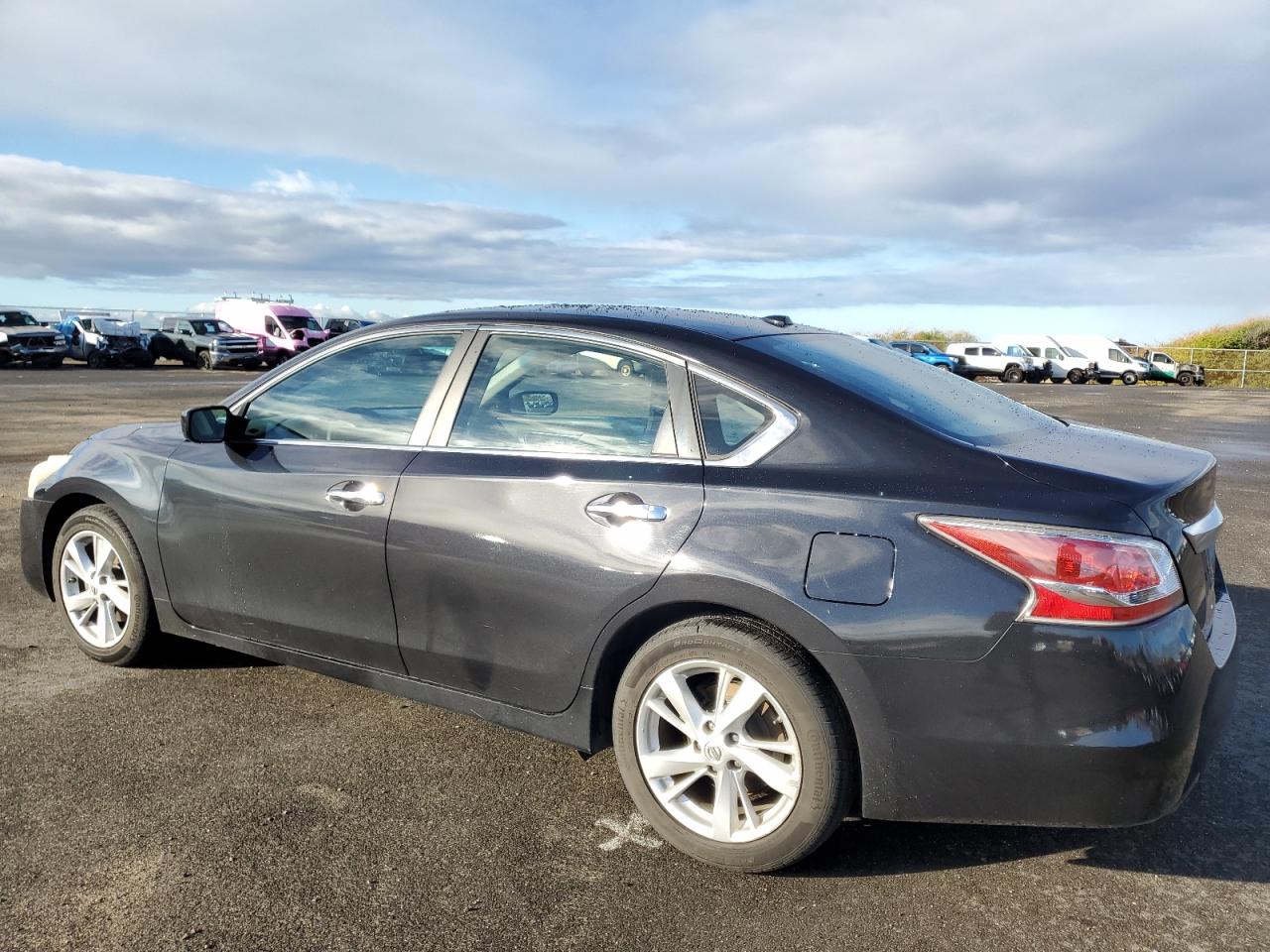 2015 Nissan Altima - Image 2