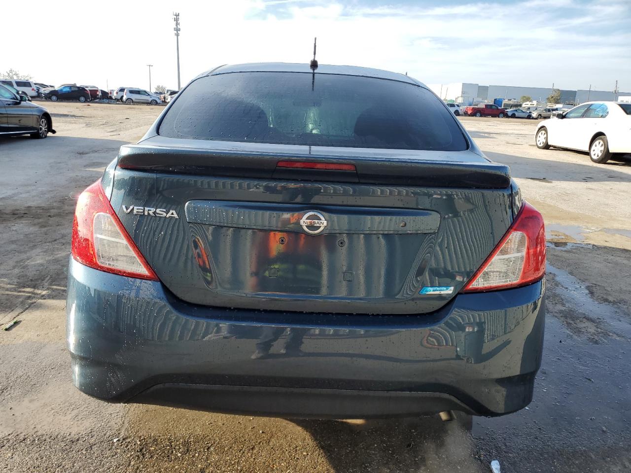 2015 Nissan Versa - Image 6