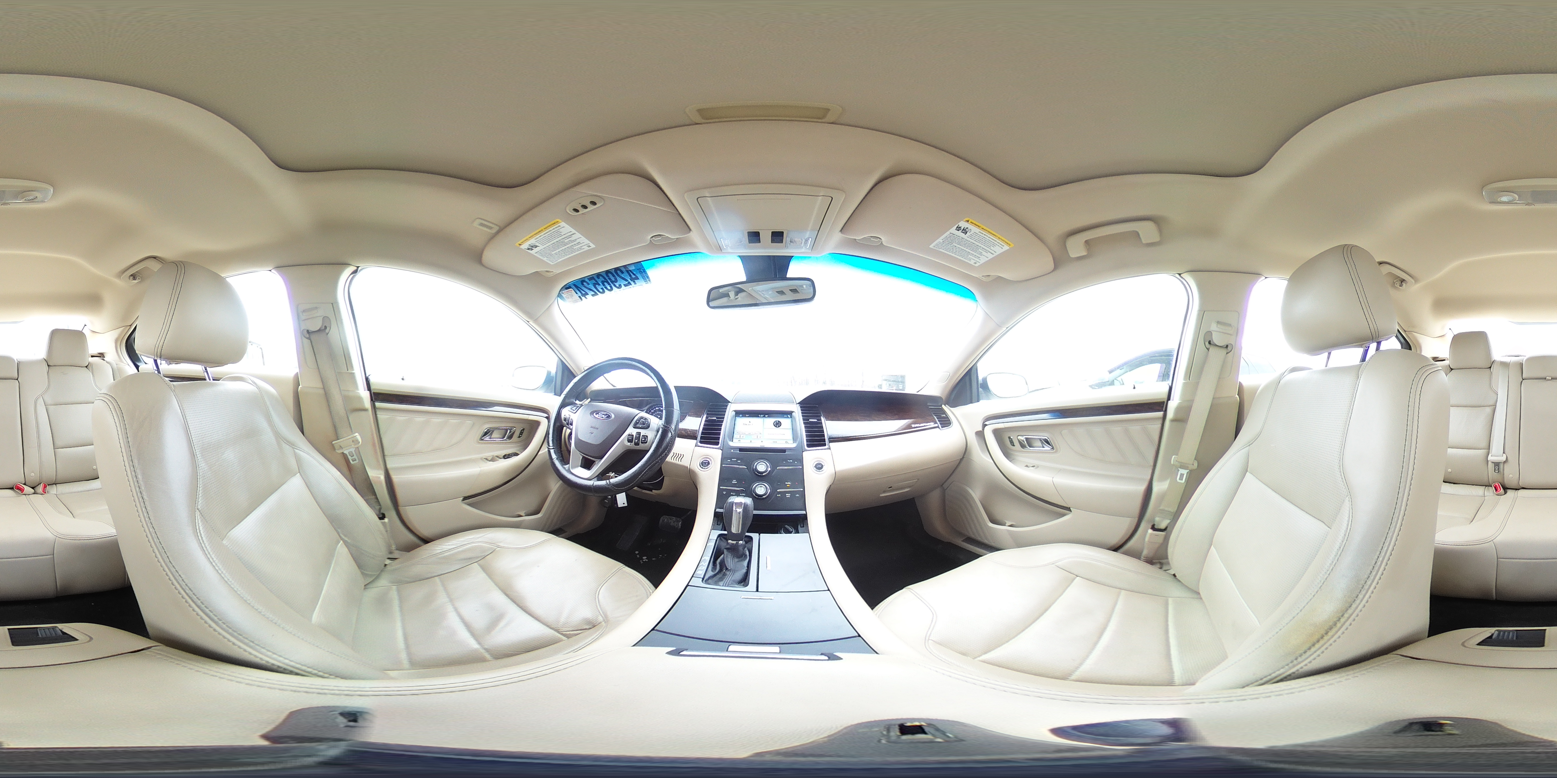 2016 Ford Taurus - Image 13