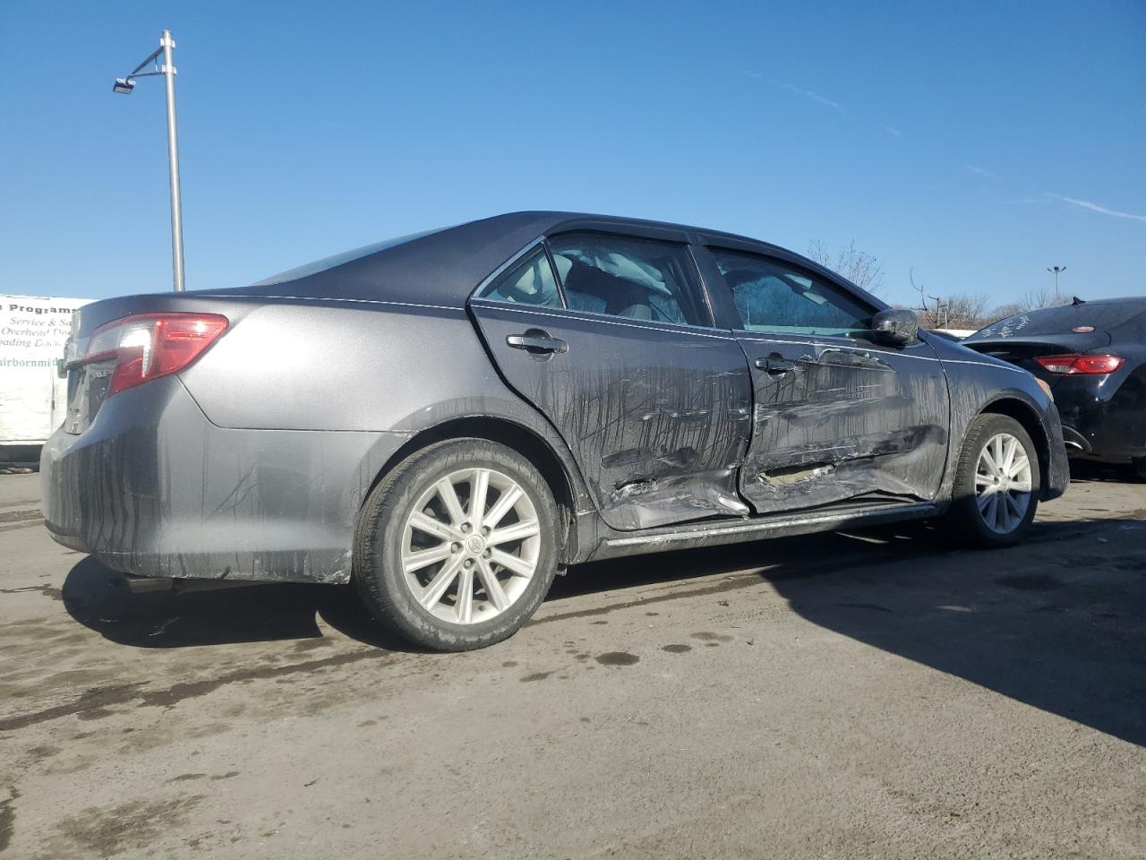 2014 Toyota Camry - Image 3
