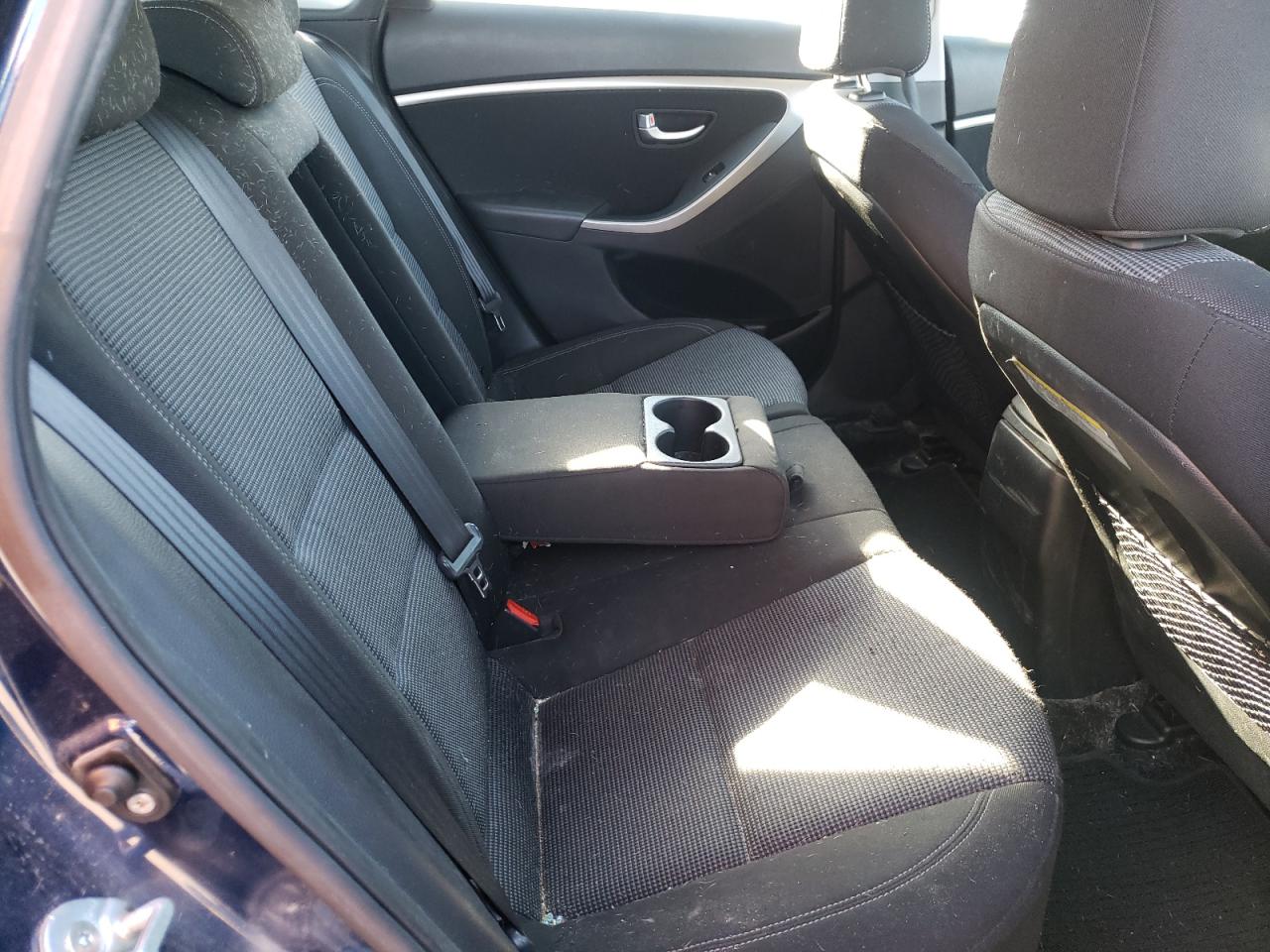 2013 Hyundai Elantra - Image 10