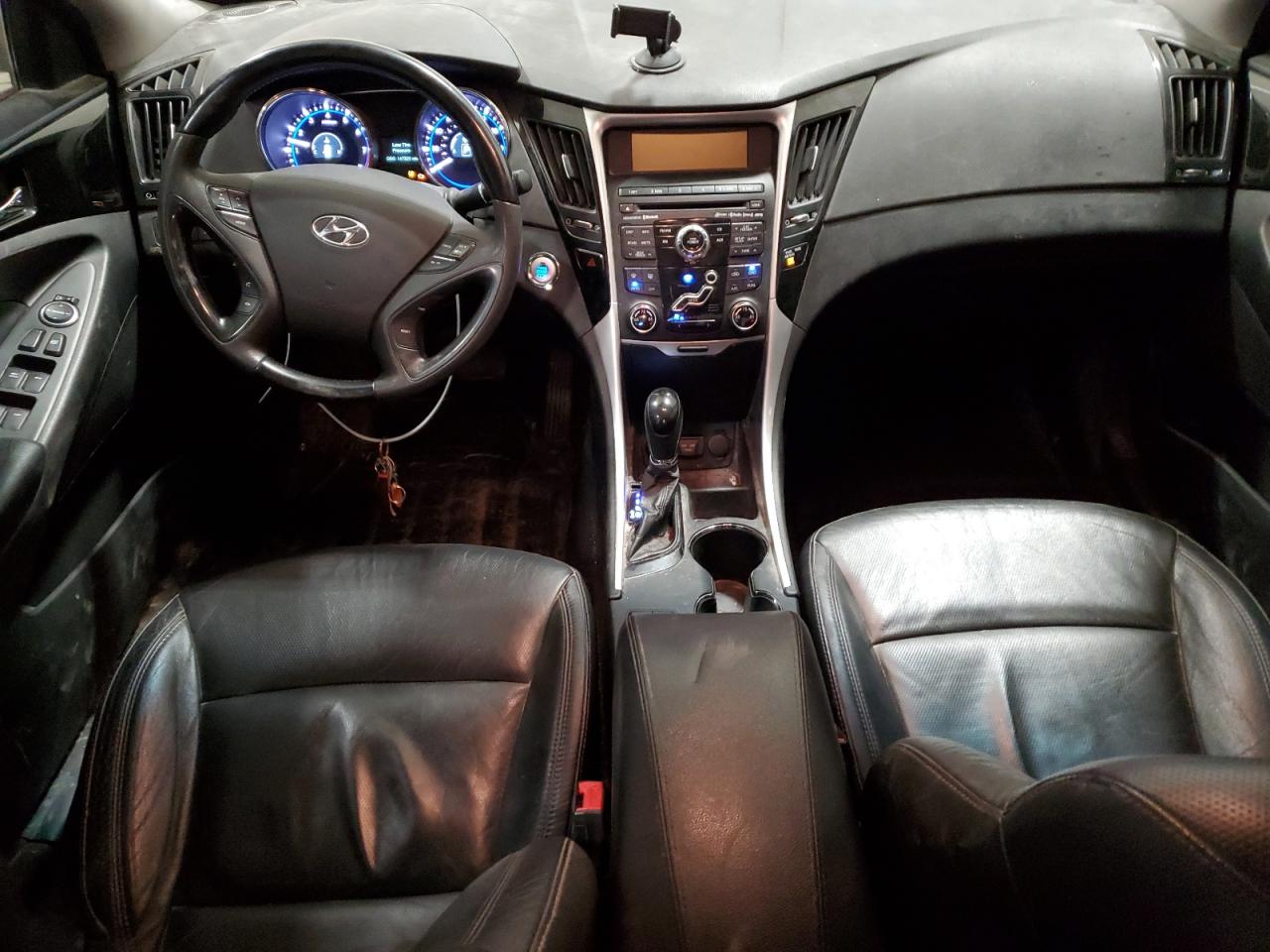 2011 Hyundai Sonata - Image 8