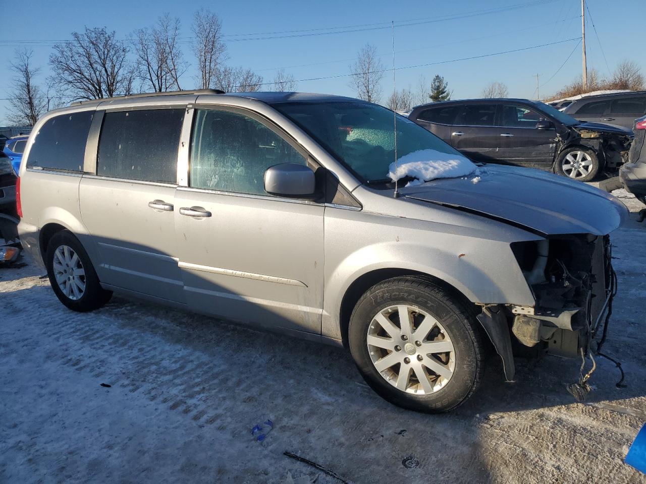 2014 Chrysler Town & Country - Image 4
